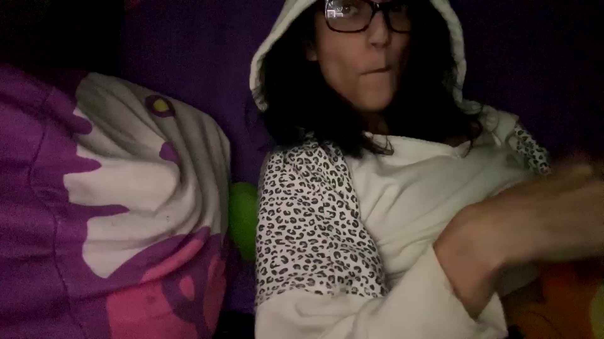 Gallery image thumbnail from xxunkocn's myfreecams stream on, 11/15/2024, 08:31 image 11 of 20