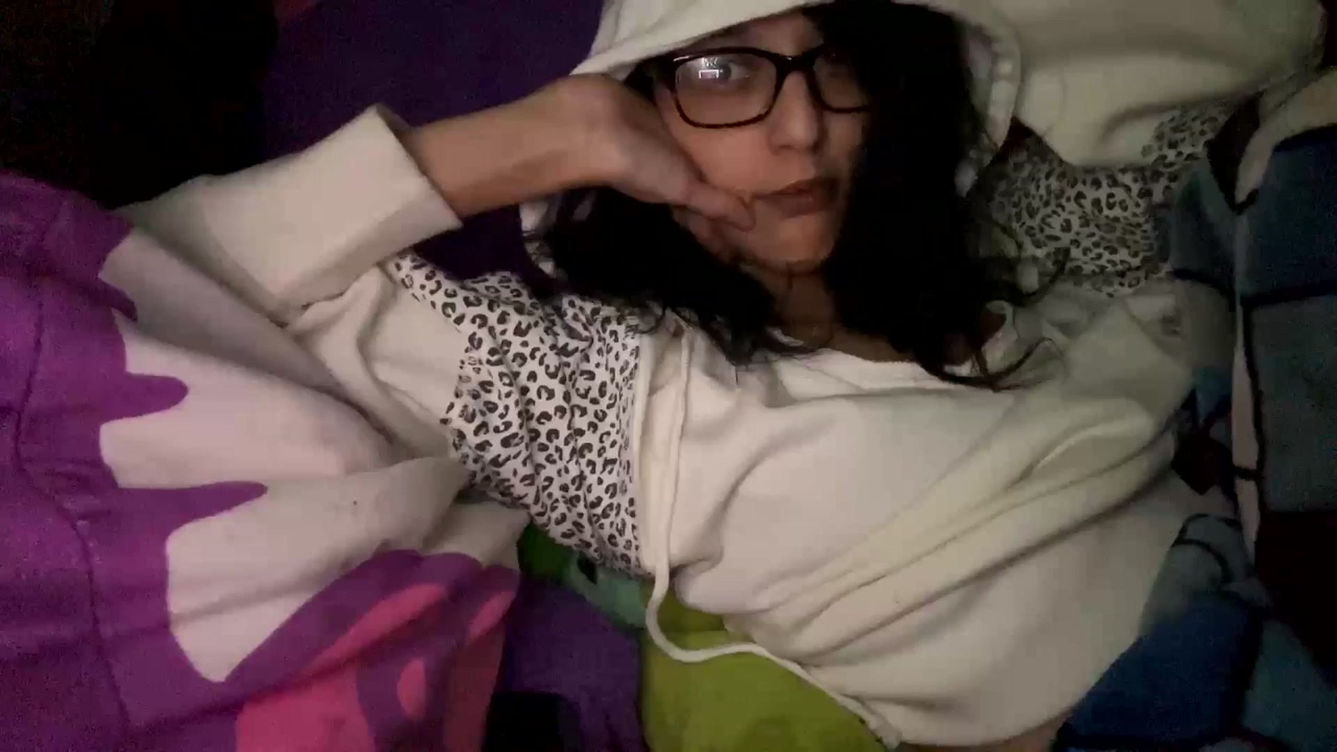 Gallery image thumbnail from xxunkocn's myfreecams stream on, 11/15/2024, 08:31 image 12 of 20