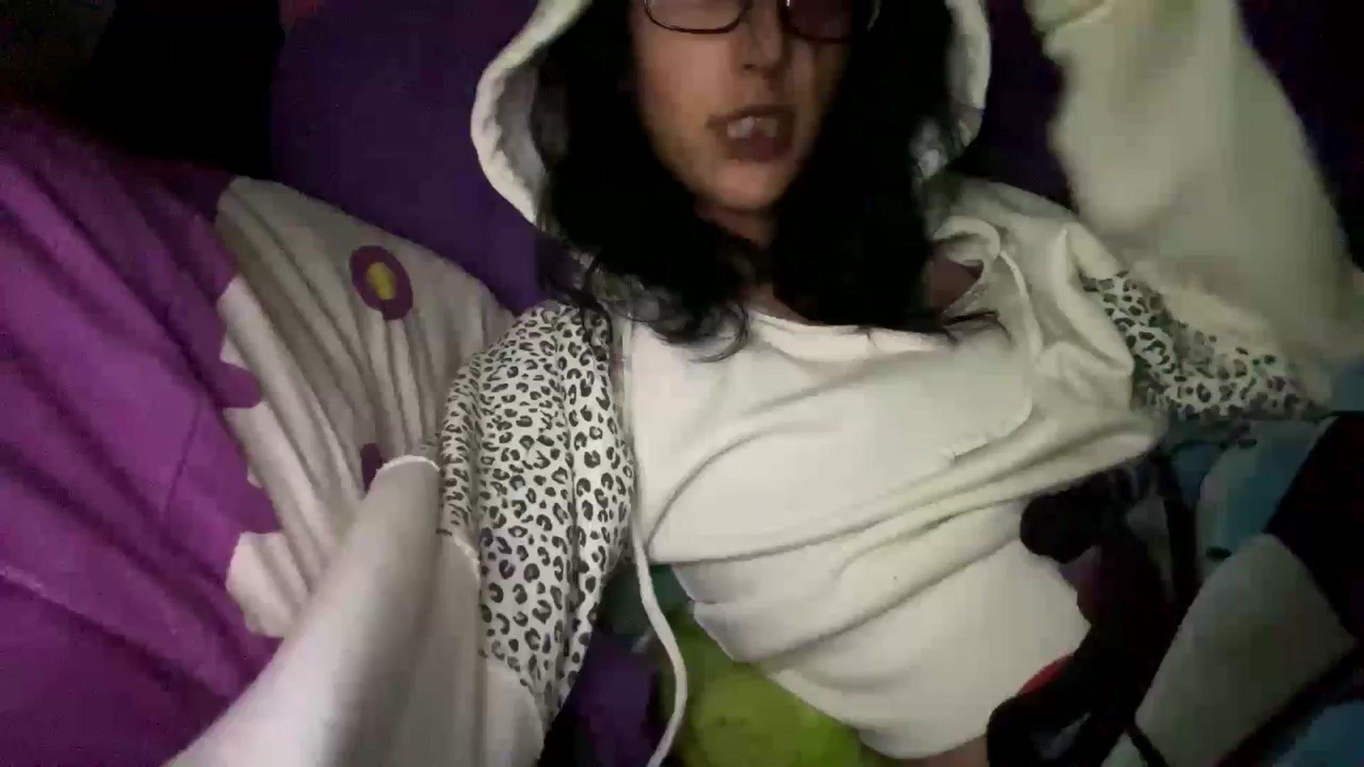 Gallery image thumbnail from xxunkocn's myfreecams stream on, 11/15/2024, 08:31 image 9 of 20