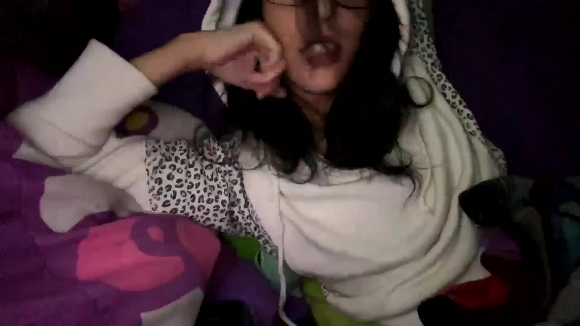 Gallery image thumbnail from xxunkocn's myfreecams stream on, 11/15/2024, 08:31 image 8 of 20