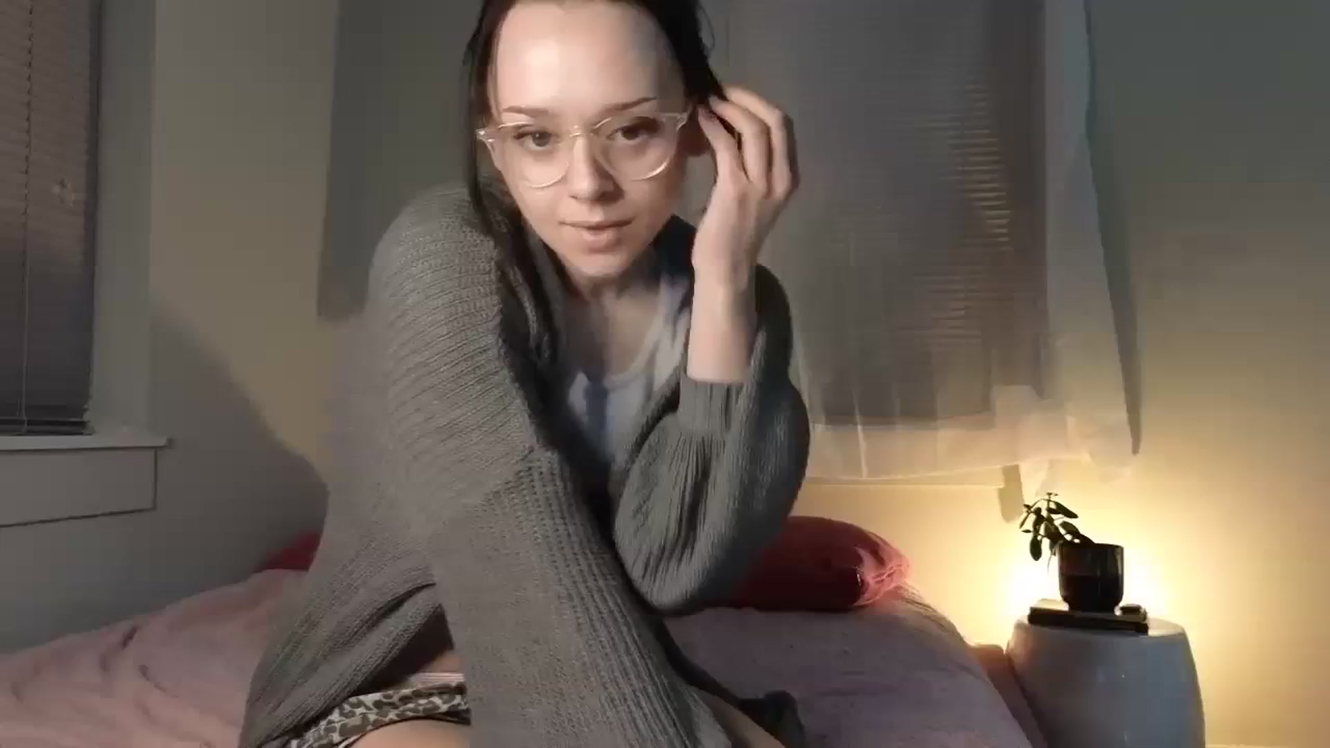 Gallery image thumbnail from xxwonderland's myfreecams stream on, 02/07/2024, 12:40 image 15 of 20