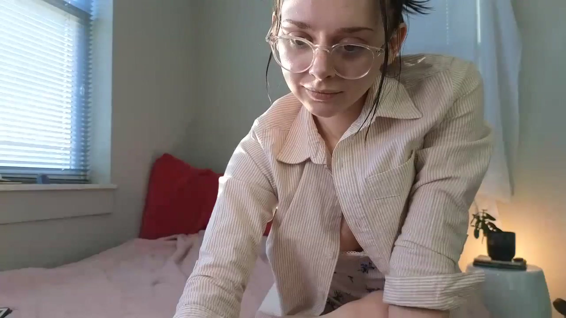 Gallery image thumbnail from xxwonderland's myfreecams stream on, 02/12/2024, 14:24 image 10 of 20