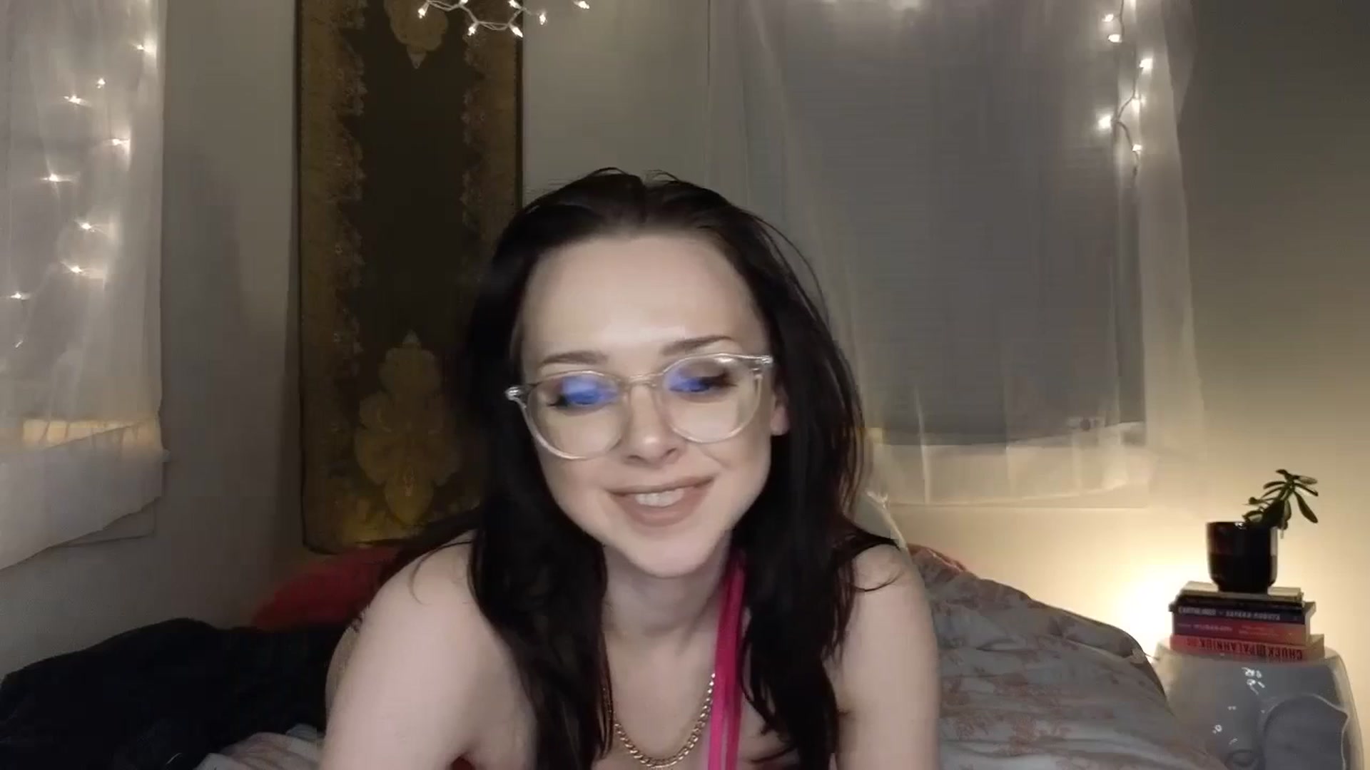 Gallery image thumbnail from xxwonderland's myfreecams stream on, 03/26/2024, 02:27 image 18 of 20