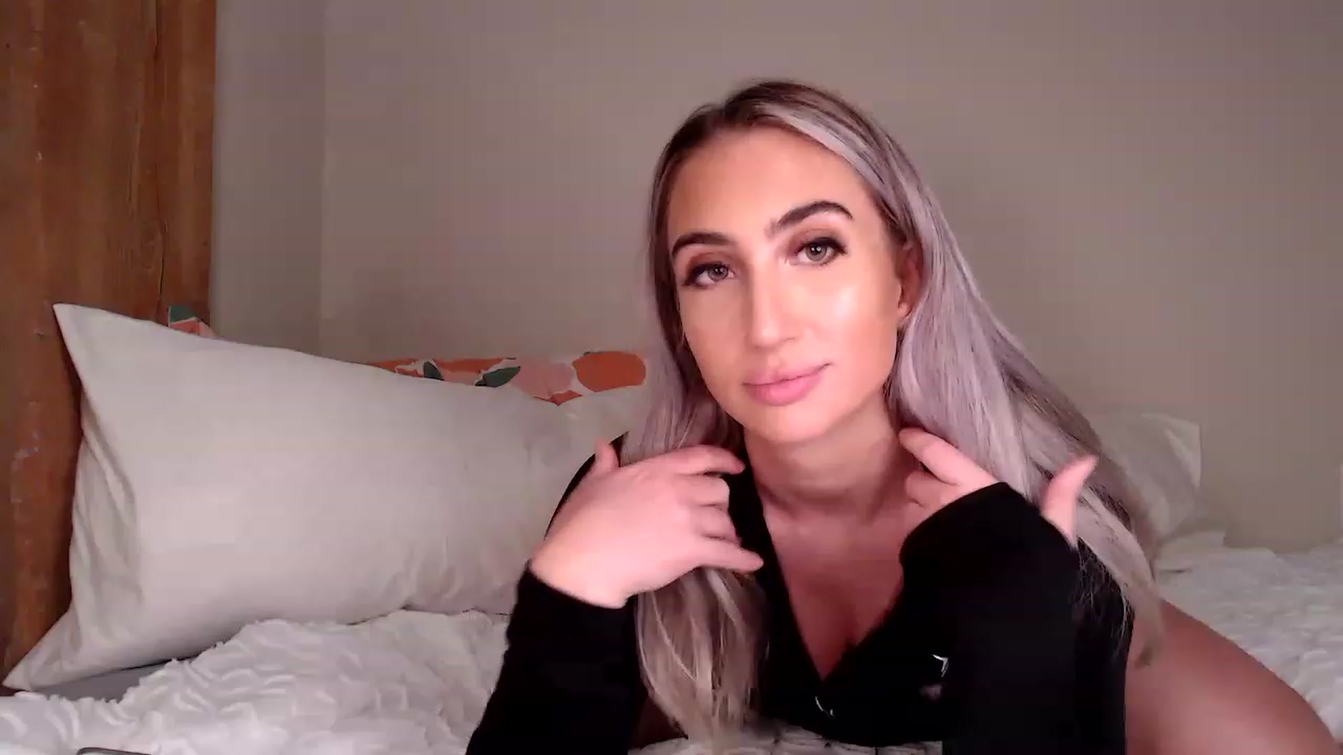 Gallery image thumbnail from xxx_Mikki_xxx's myfreecams stream on, 01/12/2023, 02:57 image 1 of 20