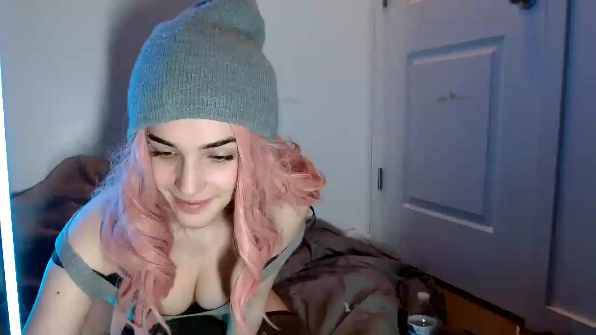 Gallery image thumbnail from xxxvara's myfreecams stream on, 12/07/2022, 18:11 image 8 of 20