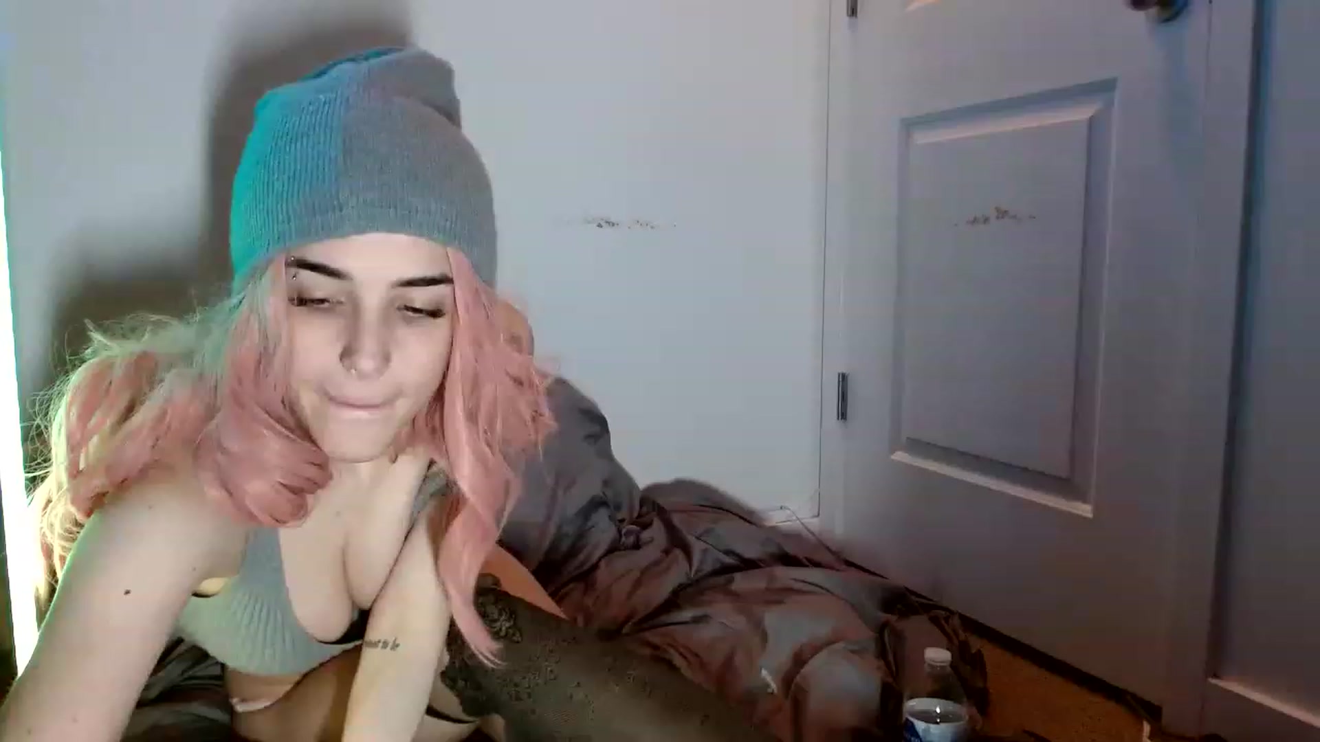 Gallery image thumbnail from xxxvara's myfreecams stream on, 12/07/2022, 18:11 image 9 of 20