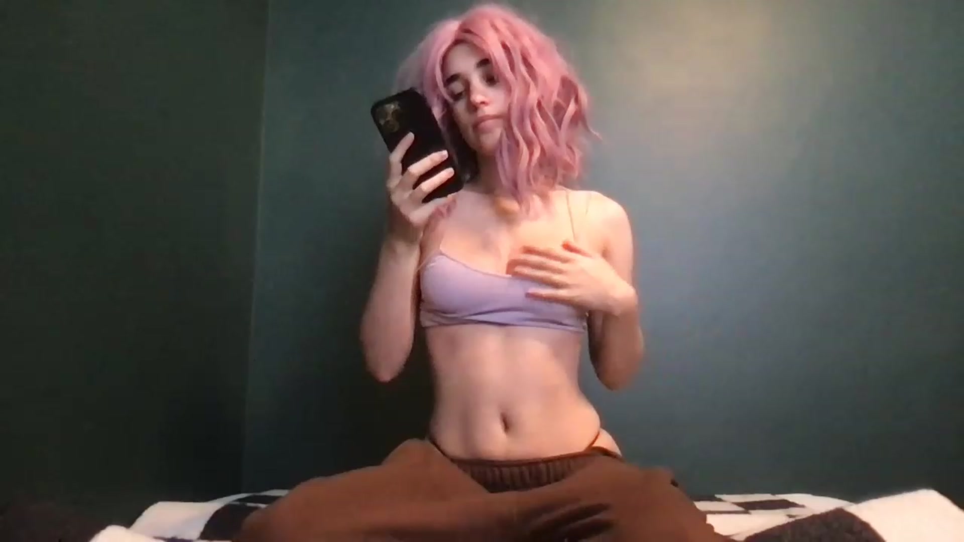 Gallery image thumbnail from xxxvara's myfreecams stream on, 01/18/2023, 20:34 image 14 of 20