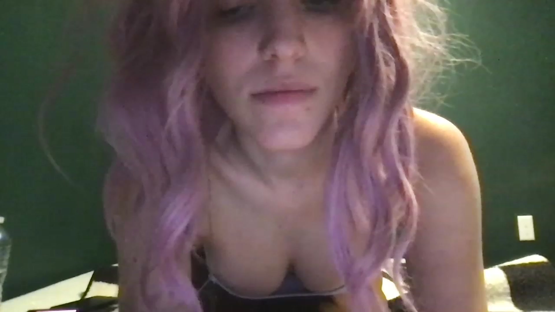 Gallery image thumbnail from xxxvara's myfreecams stream on, 01/23/2023, 24:45 image 14 of 20
