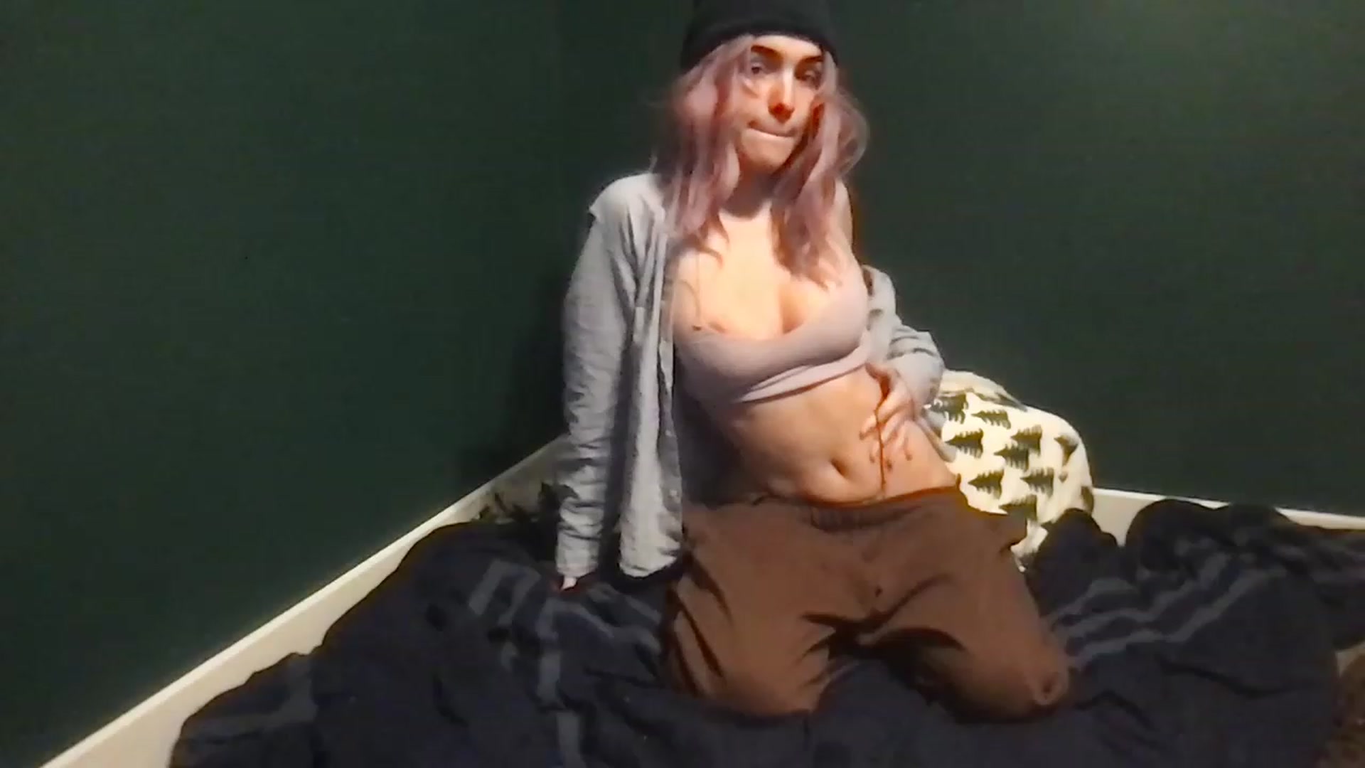 Gallery image thumbnail from xxxvara's myfreecams stream on, 01/31/2023, 03:06 image 1 of 20
