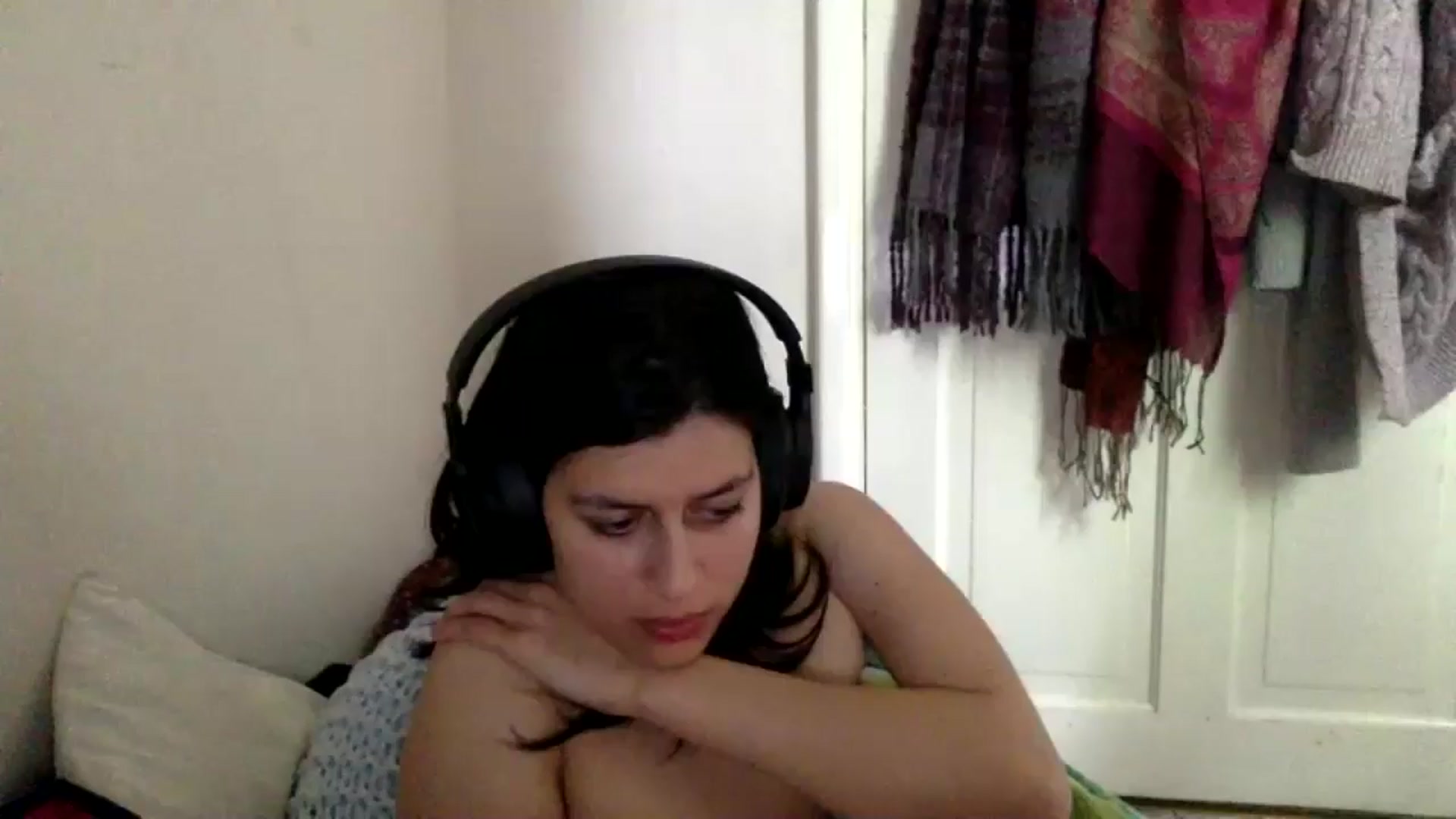 Gallery image thumbnail from yasmin88's myfreecams stream on, 05/16/2024, 10:28 image 12 of 20