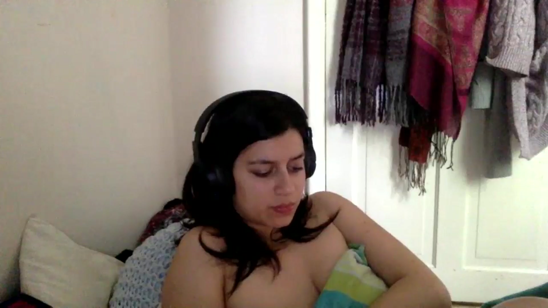 Gallery image thumbnail from yasmin88's myfreecams stream on, 05/16/2024, 10:28 image 17 of 20