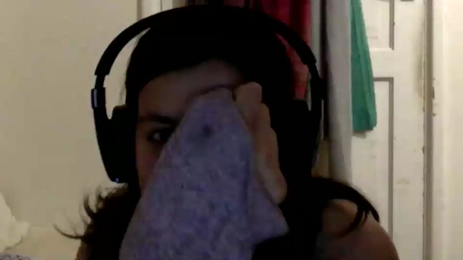 Gallery image thumbnail from yasmin88's myfreecams stream on, 05/16/2024, 20:15 image 18 of 20
