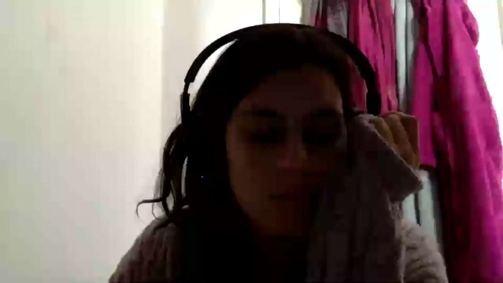 Gallery image thumbnail from yasmin88's myfreecams stream on, 05/17/2024, 09:17 image 8 of 20