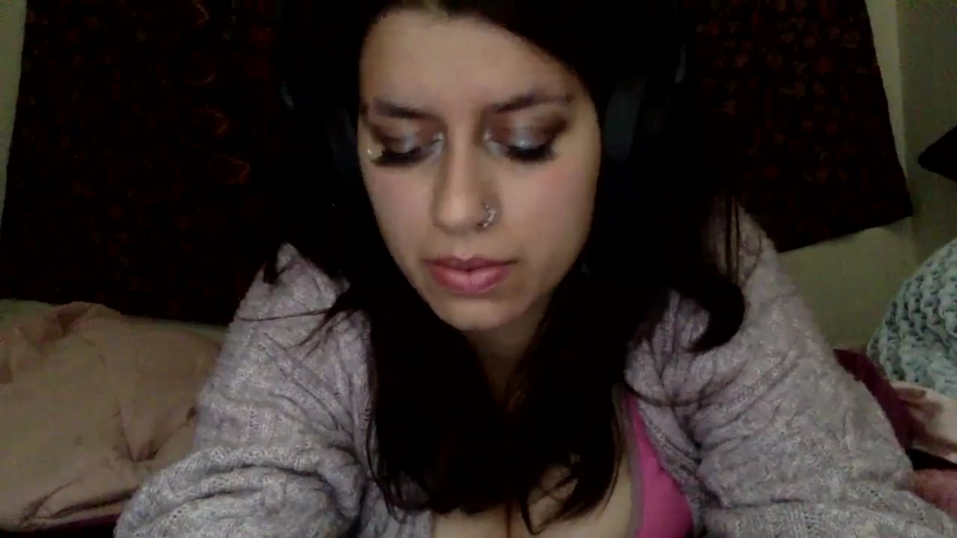 Gallery image thumbnail from yasmin88's myfreecams stream on, 05/17/2024, 16:32 image 6 of 20