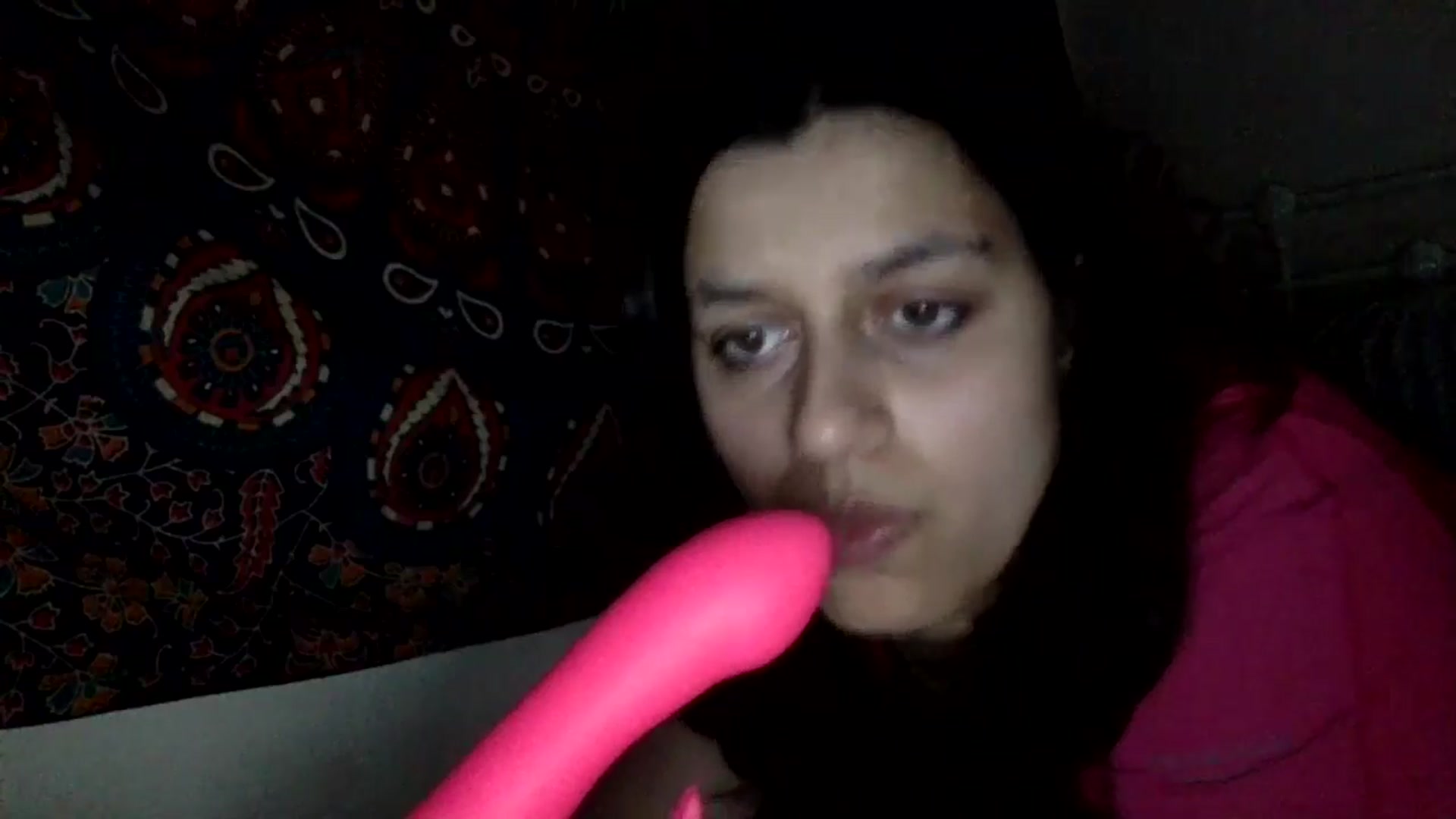 Gallery image thumbnail from yasmin88's myfreecams stream on, 05/18/2024, 19:16 image 7 of 20