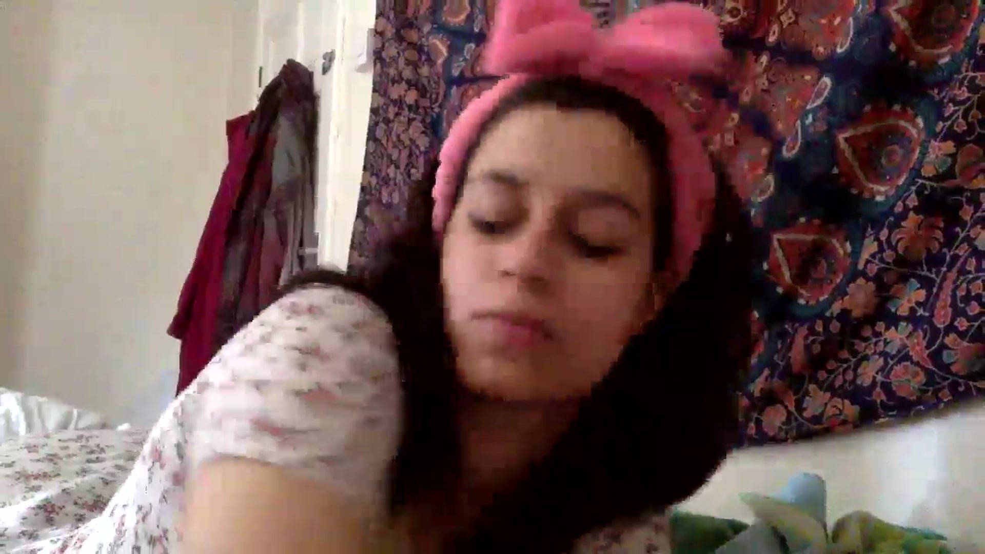 Gallery image thumbnail from yasmin88's myfreecams stream on, 05/19/2024, 12:57 image 7 of 20