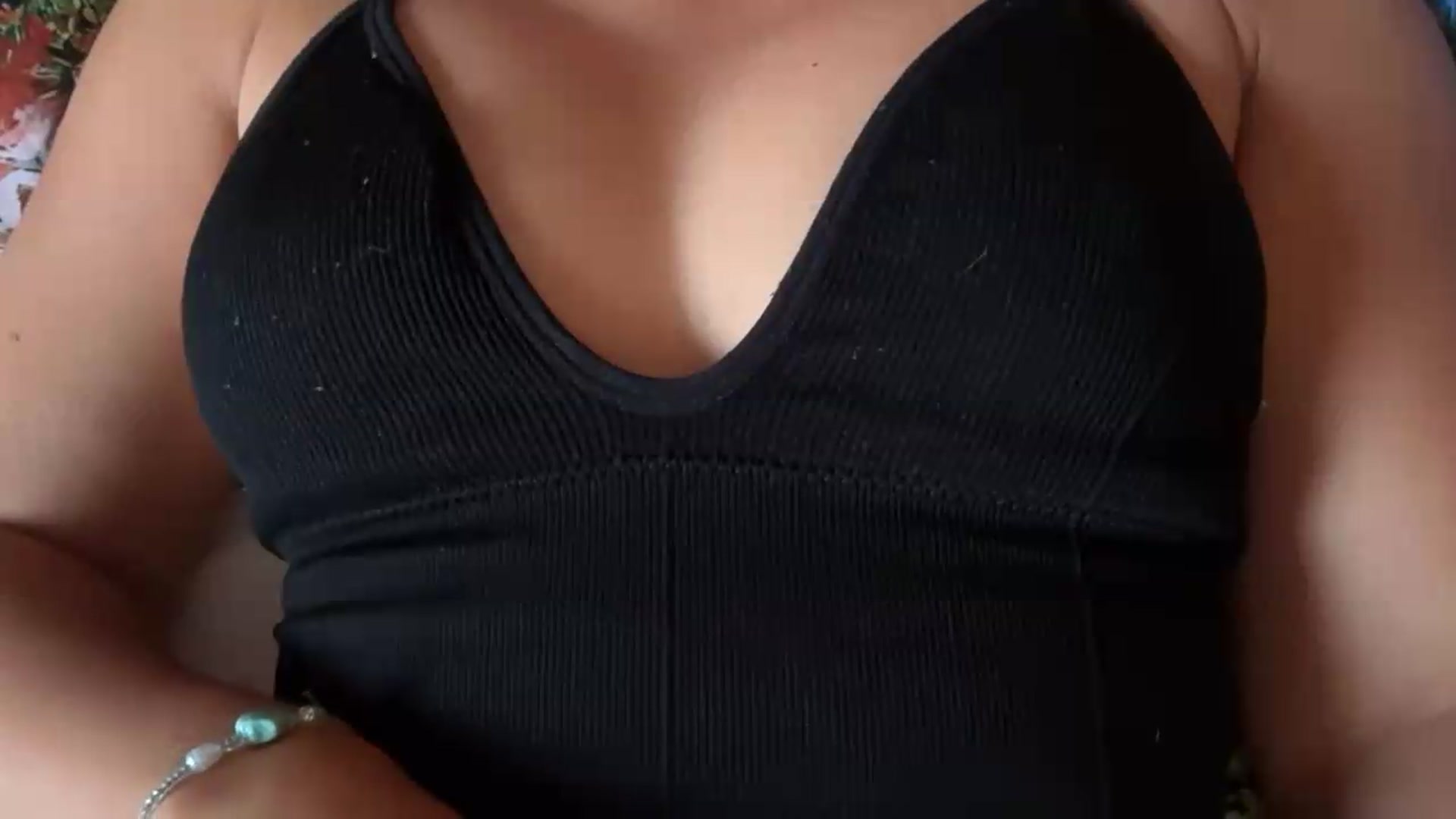 Gallery image thumbnail from yenlo's myfreecams stream on, 06/07/2026, 19:14 image 10 of 20
