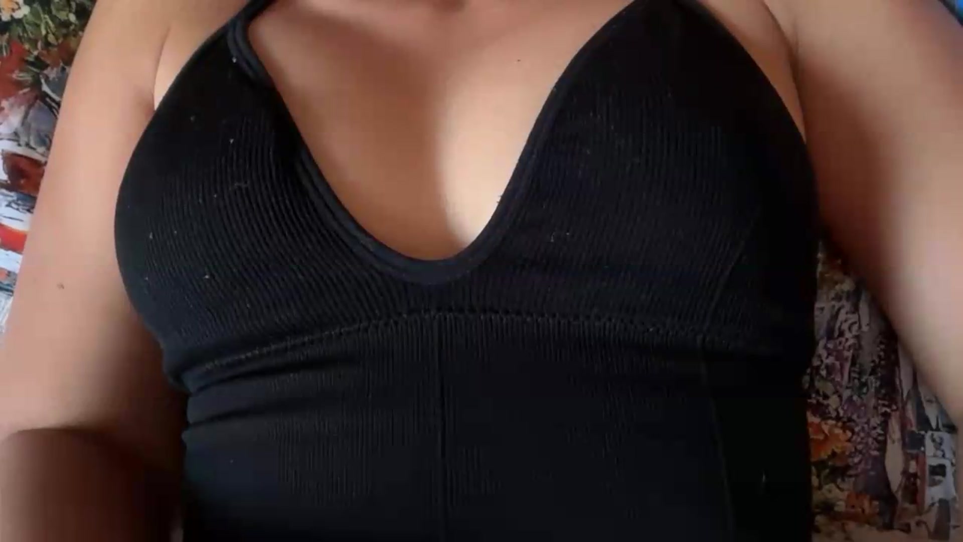 Gallery image thumbnail from yenlo's myfreecams stream on, 06/07/2026, 19:14 image 7 of 20