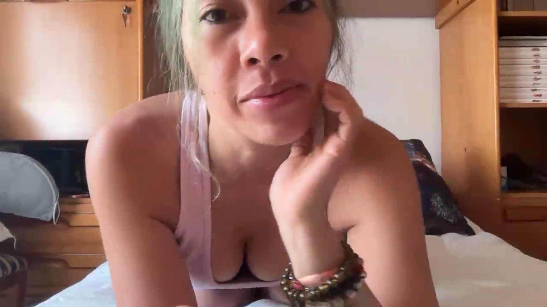 Gallery image thumbnail from yenlo's myfreecams stream on, 06/09/2026, 13:43 image 6 of 20
