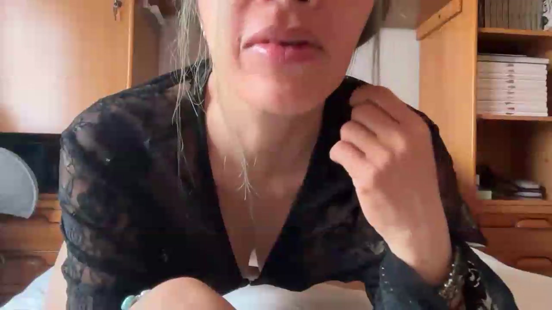 Gallery image thumbnail from yenlo's myfreecams stream on, 06/10/2026, 13:00 image 15 of 20