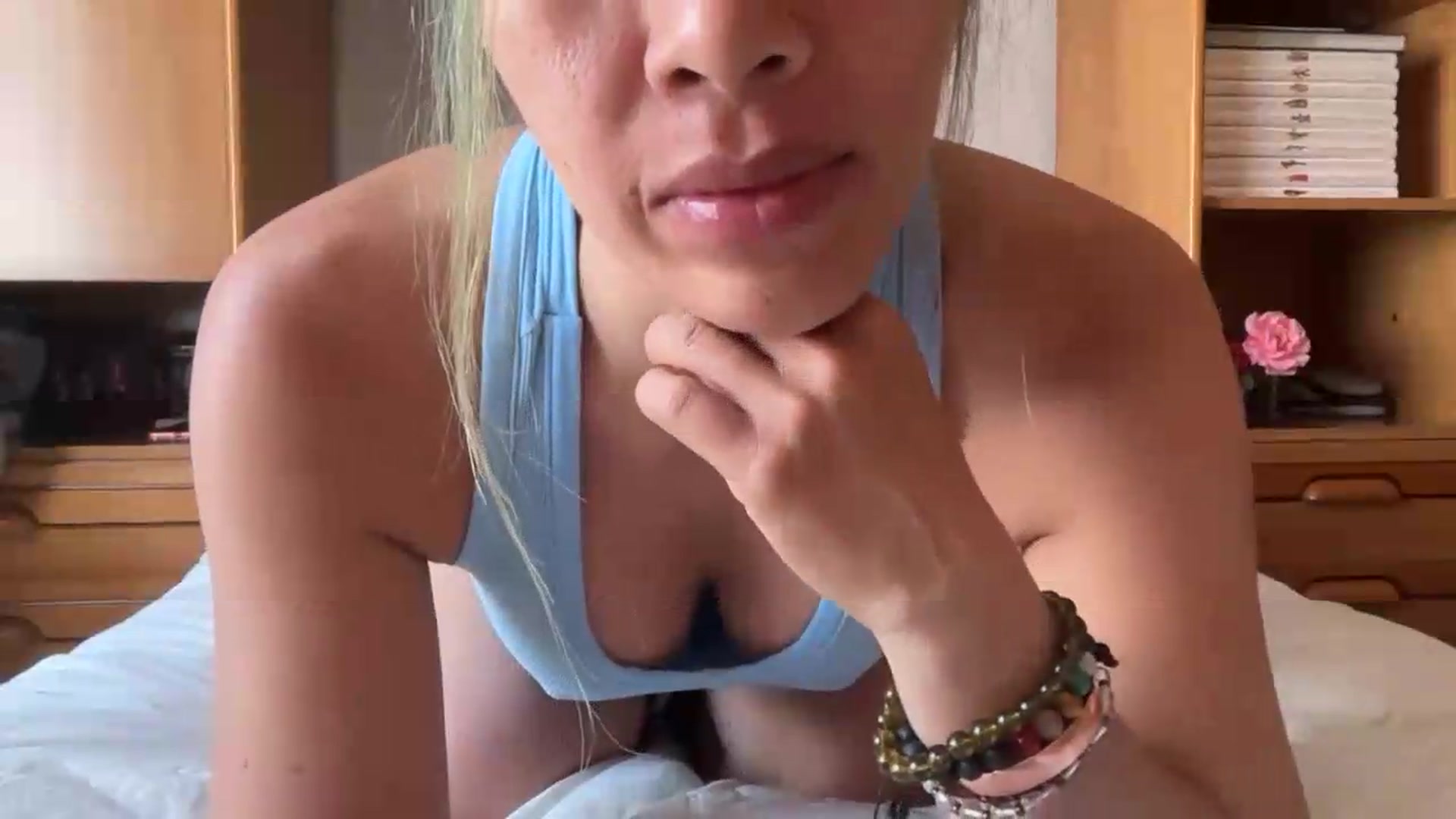 Gallery image thumbnail from yenlo's myfreecams stream on, 06/12/2026, 13:03 image 12 of 20