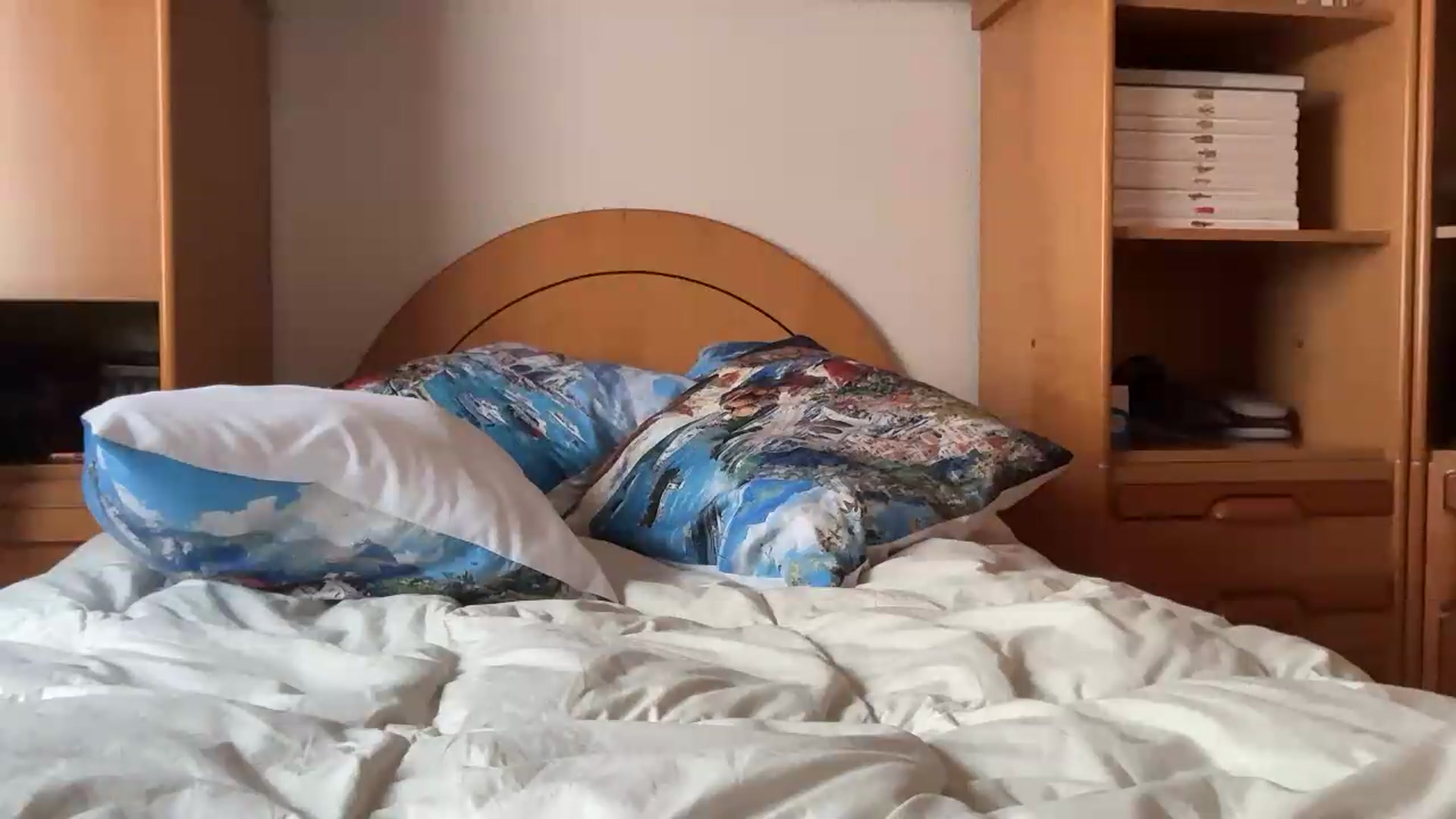 Gallery image thumbnail from yenlo's myfreecams stream on, 06/15/2026, 12:58 image 18 of 20