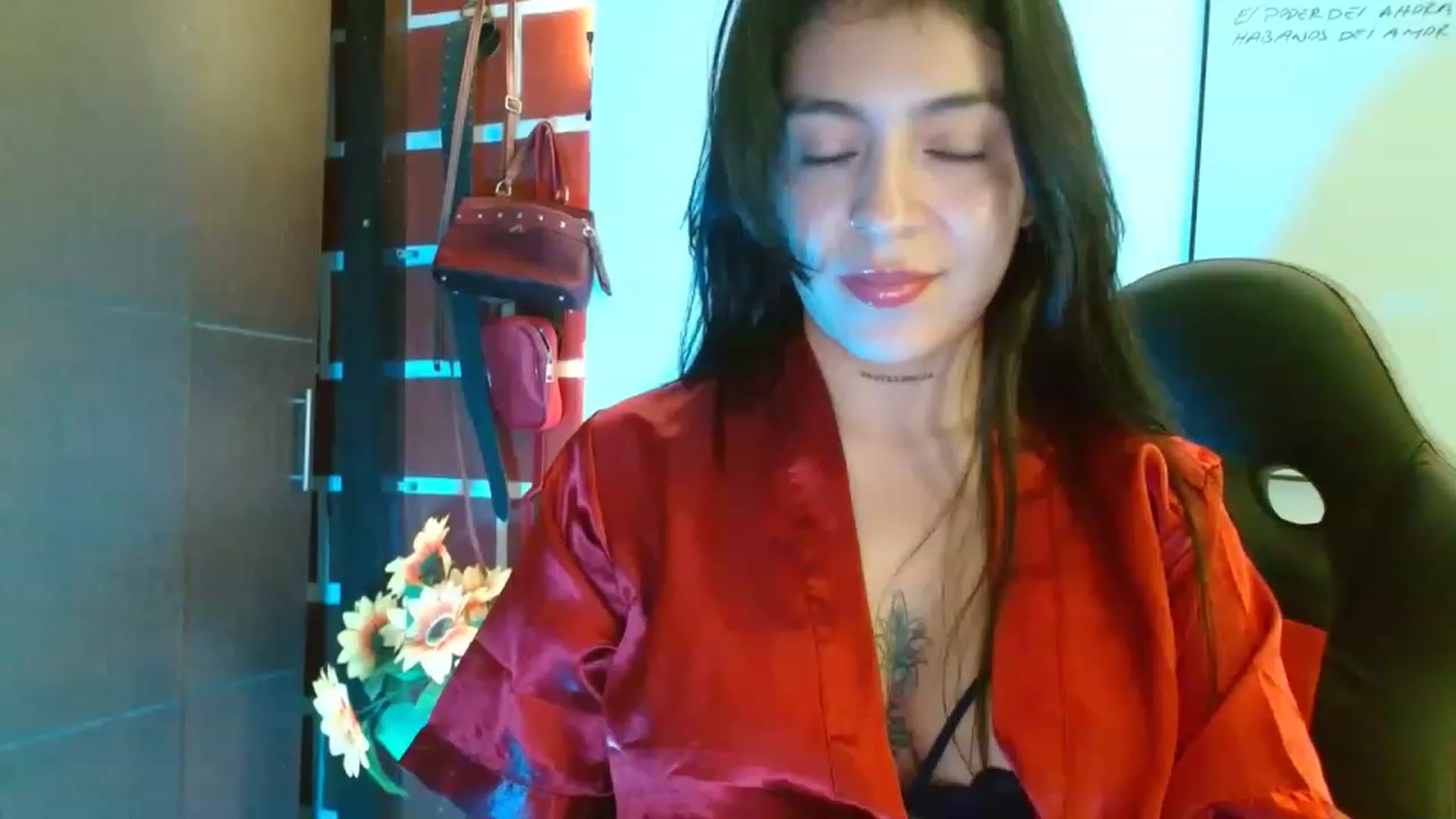 Gallery image thumbnail from yesicat's myfreecams stream on, 02/07/2023, 02:22 image 10 of 20