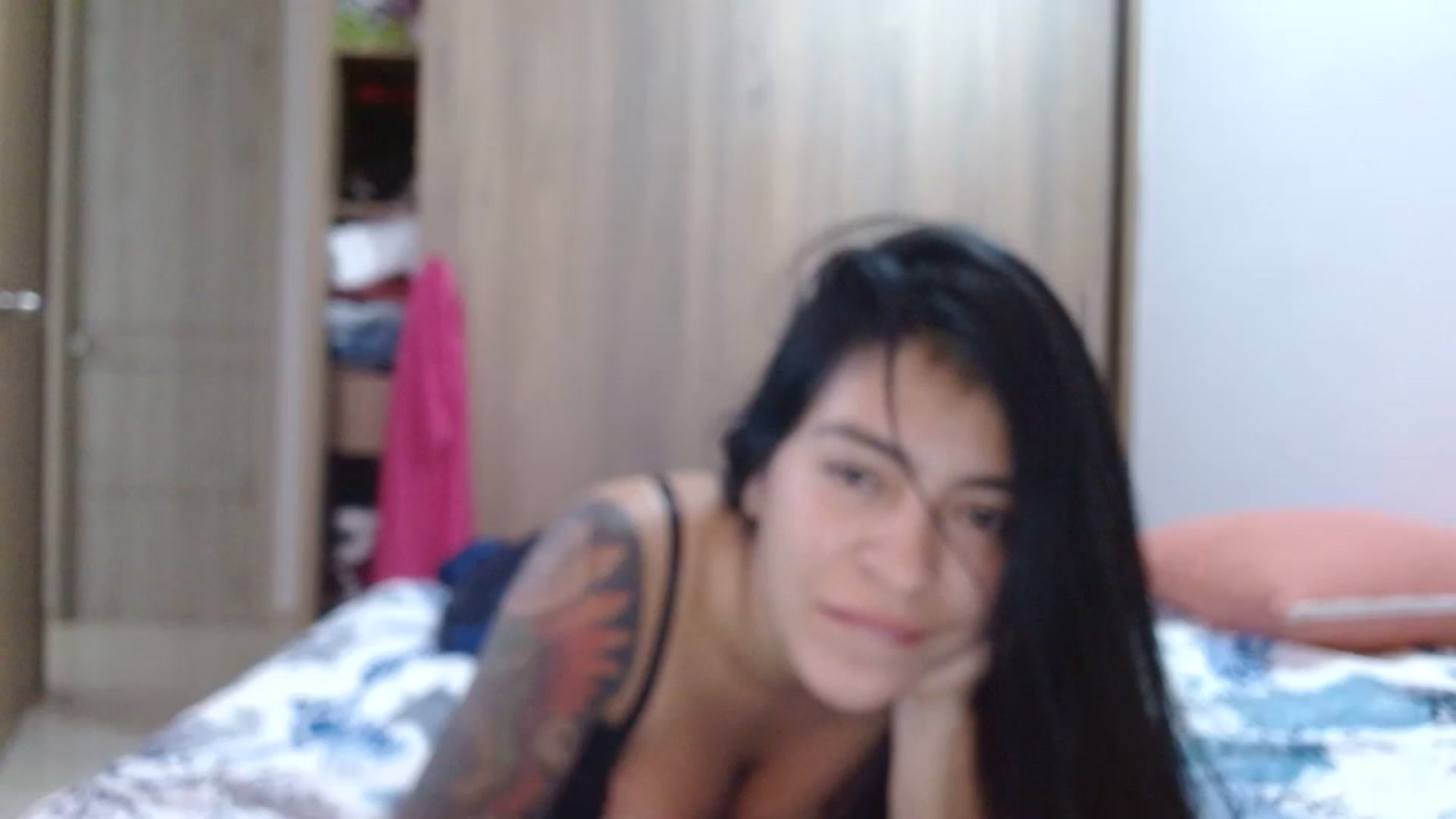 Gallery image thumbnail from yesicat's myfreecams stream on, 04/25/2024, 12:39 image 6 of 20