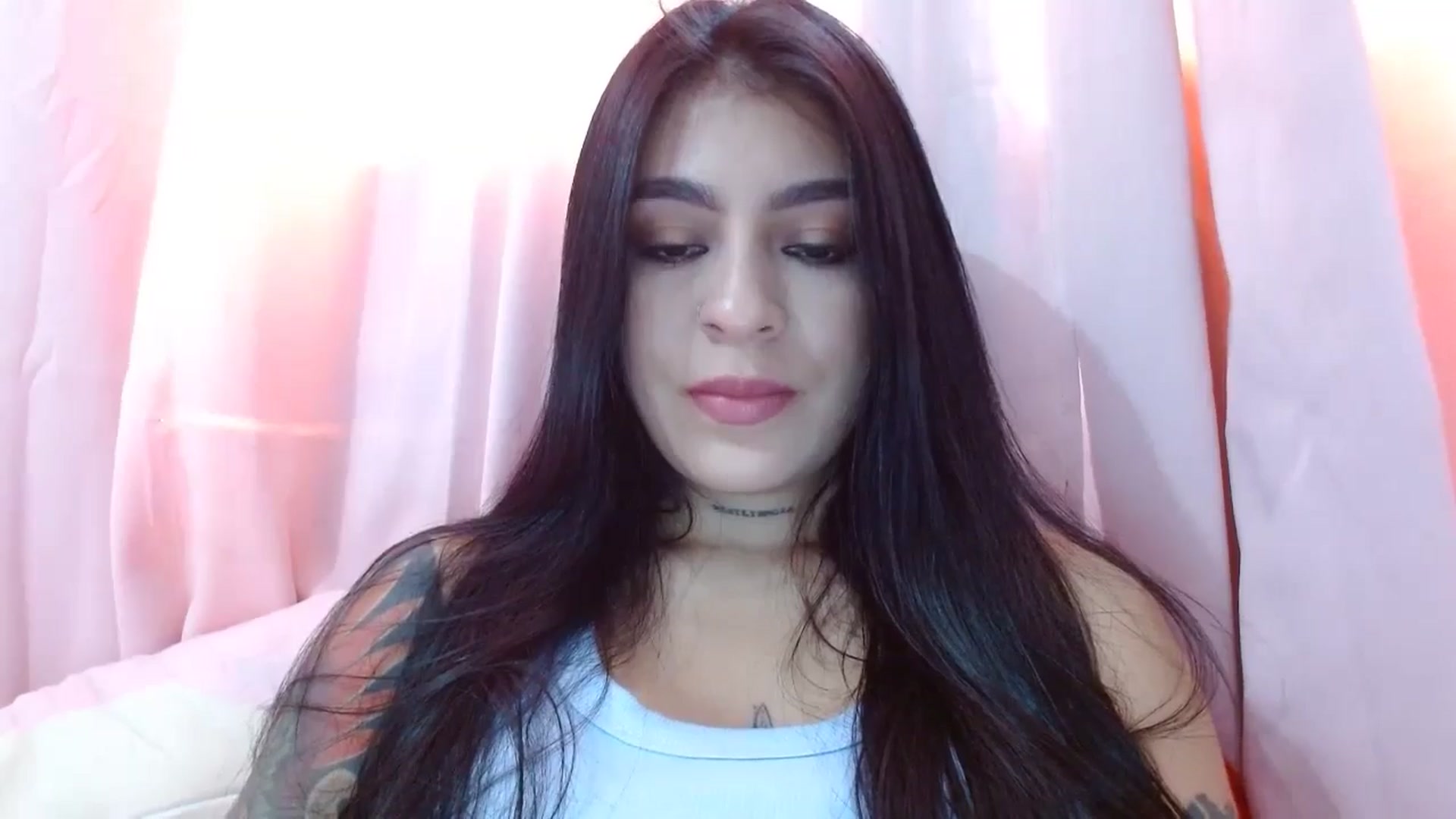 Gallery image thumbnail from yesicat's myfreecams stream on, 06/15/2024, 17:12 image 3 of 20