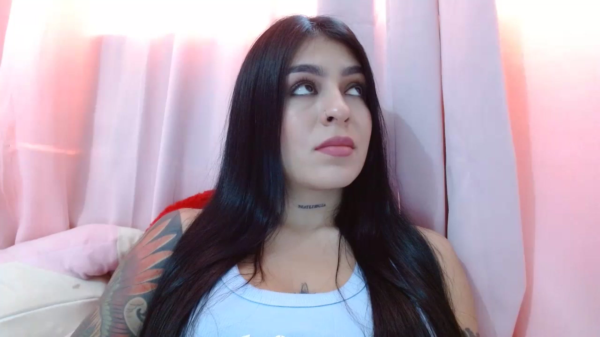 Gallery image thumbnail from yesicat's myfreecams stream on, 06/15/2024, 17:12 image 15 of 20