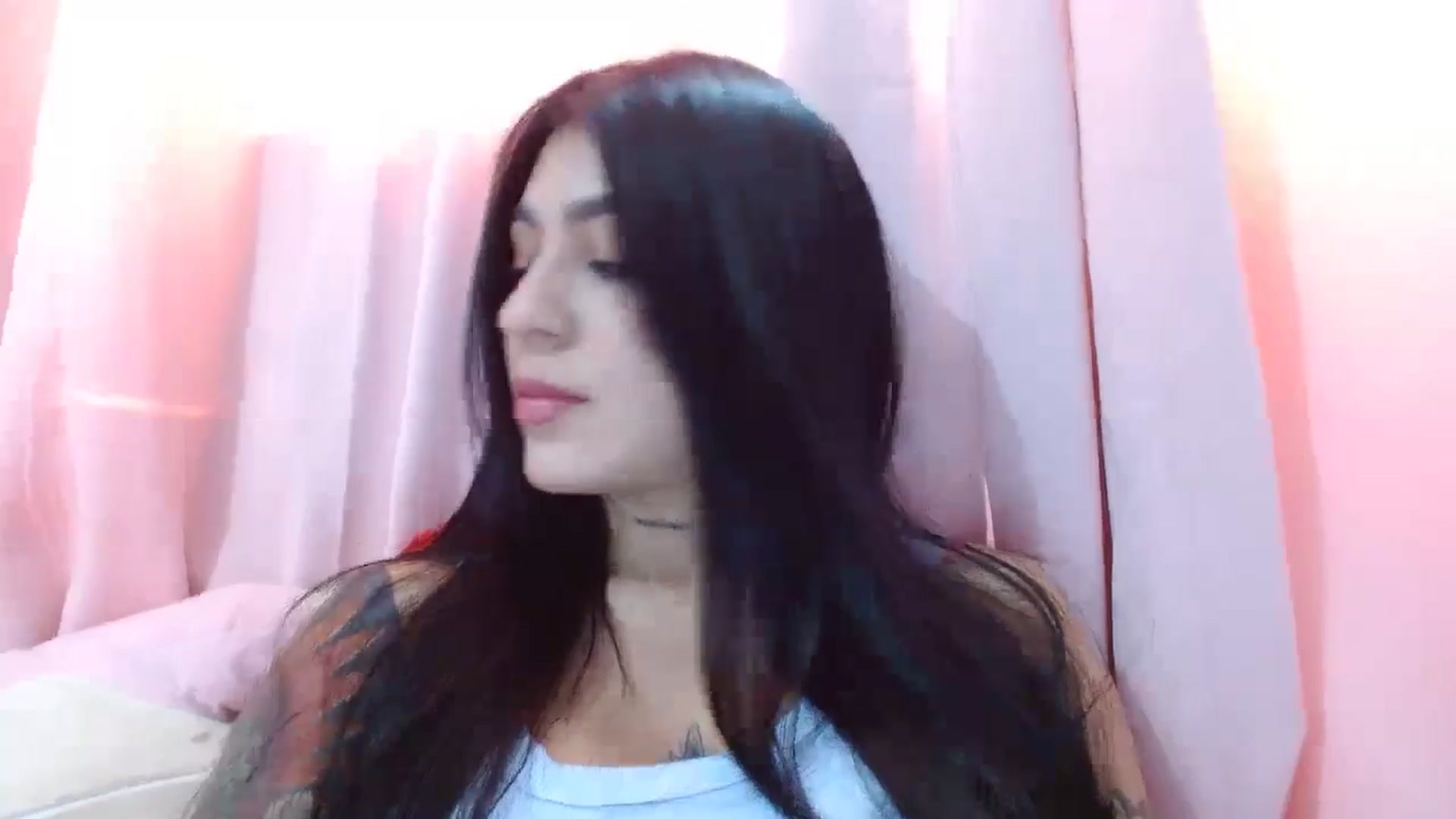 Gallery image thumbnail from yesicat's myfreecams stream on, 06/15/2024, 17:12 image 13 of 20