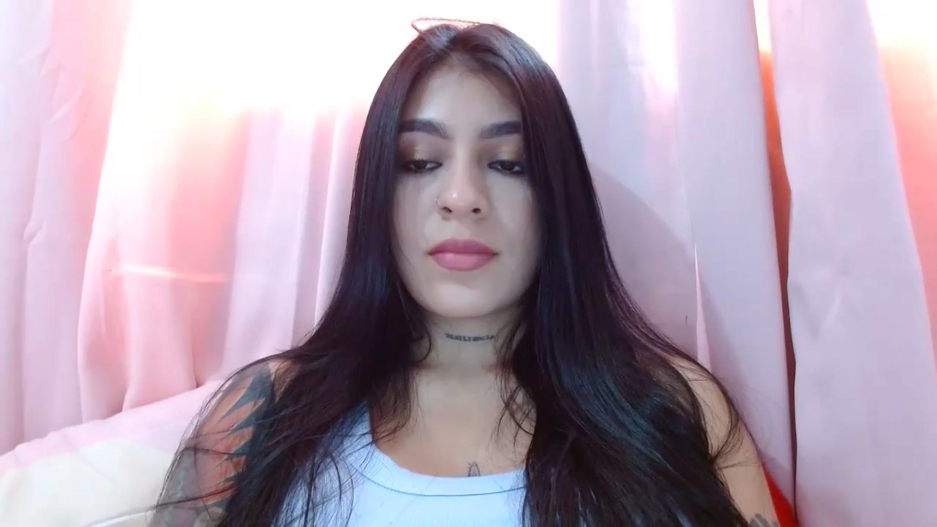 Gallery image thumbnail from yesicat's myfreecams stream on, 06/15/2024, 17:12 image 5 of 20