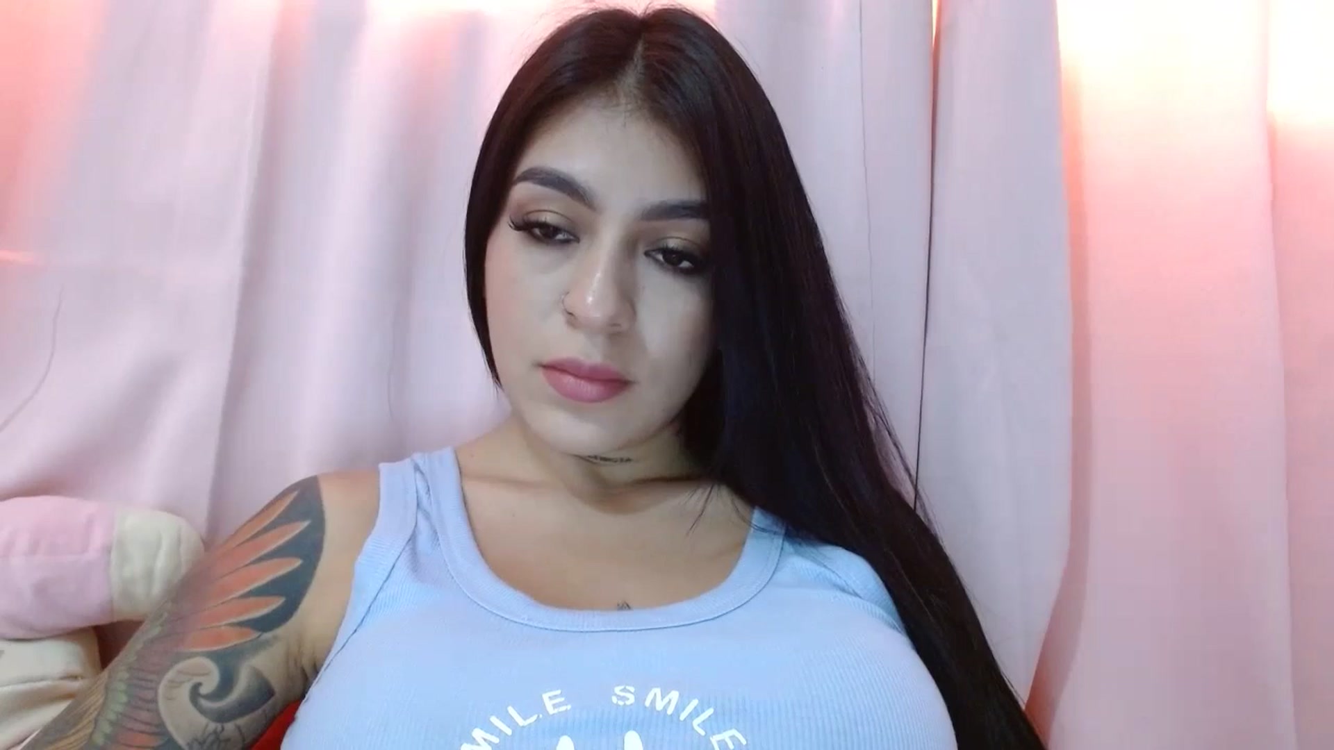 Gallery image thumbnail from yesicat's myfreecams stream on, 06/15/2024, 18:49 image 16 of 20
