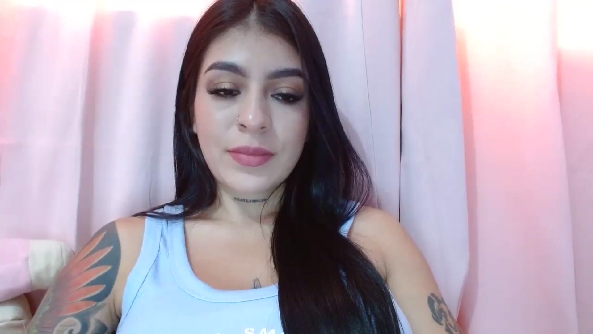 Gallery image thumbnail from yesicat's myfreecams stream on, 06/15/2024, 18:49 image 10 of 20