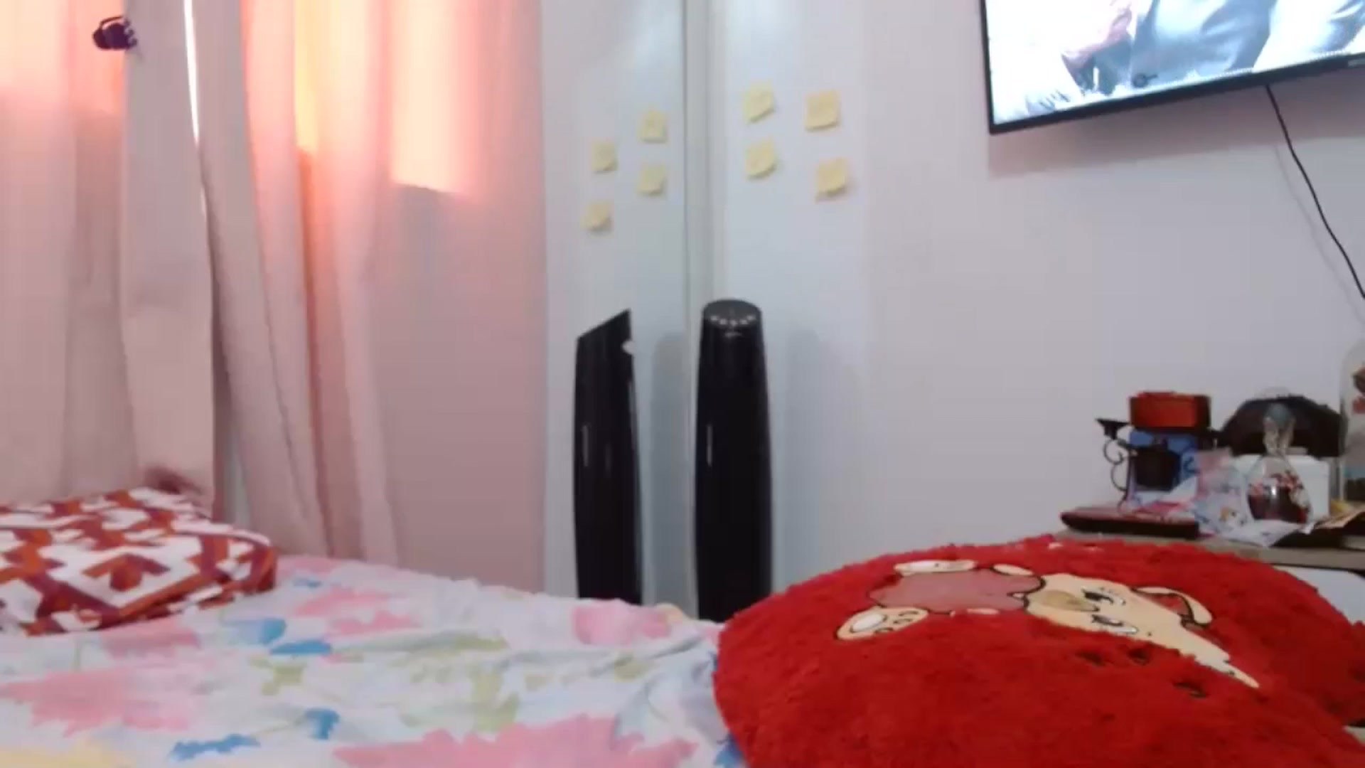 Gallery image thumbnail from yesicat's myfreecams stream on, 06/21/2024, 18:41 image 12 of 20