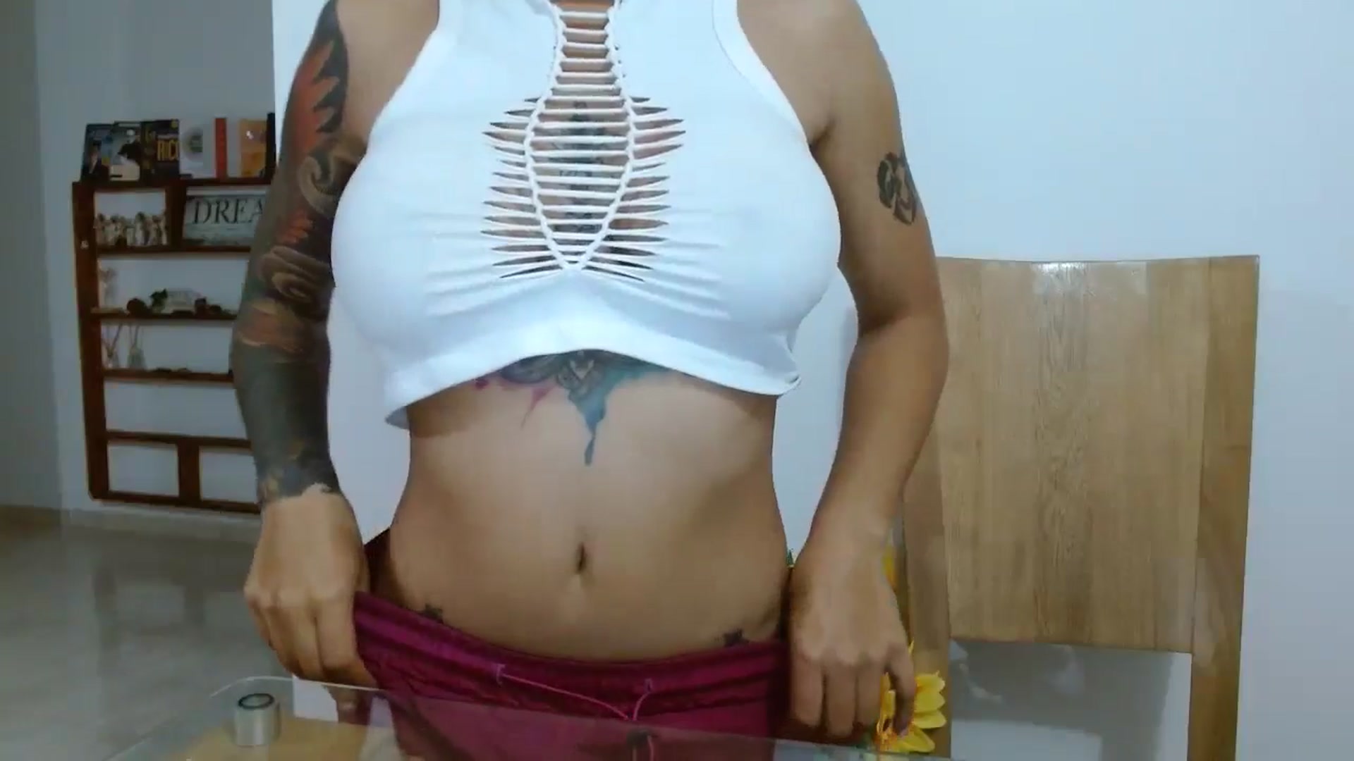 Gallery image thumbnail from yesicat's myfreecams stream on, 07/31/2024, 02:39 image 2 of 20
