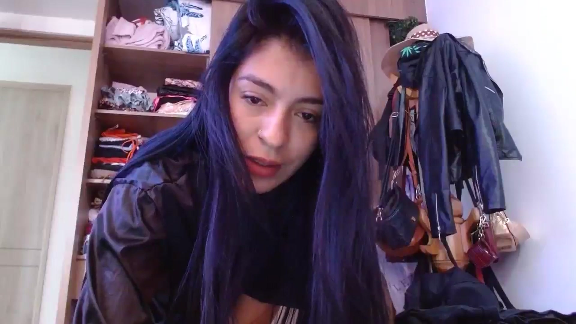 Gallery image thumbnail from yesicat's myfreecams stream on, 08/07/2024, 13:34 image 3 of 20