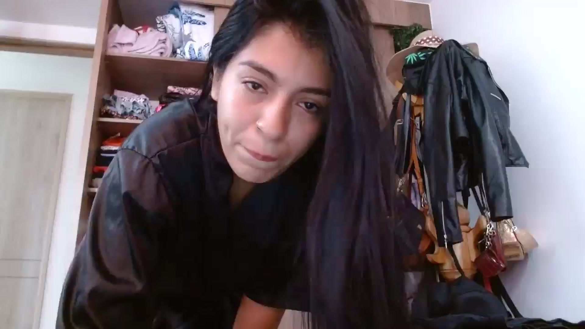 Gallery image thumbnail from yesicat's myfreecams stream on, 08/07/2024, 13:34 image 10 of 20