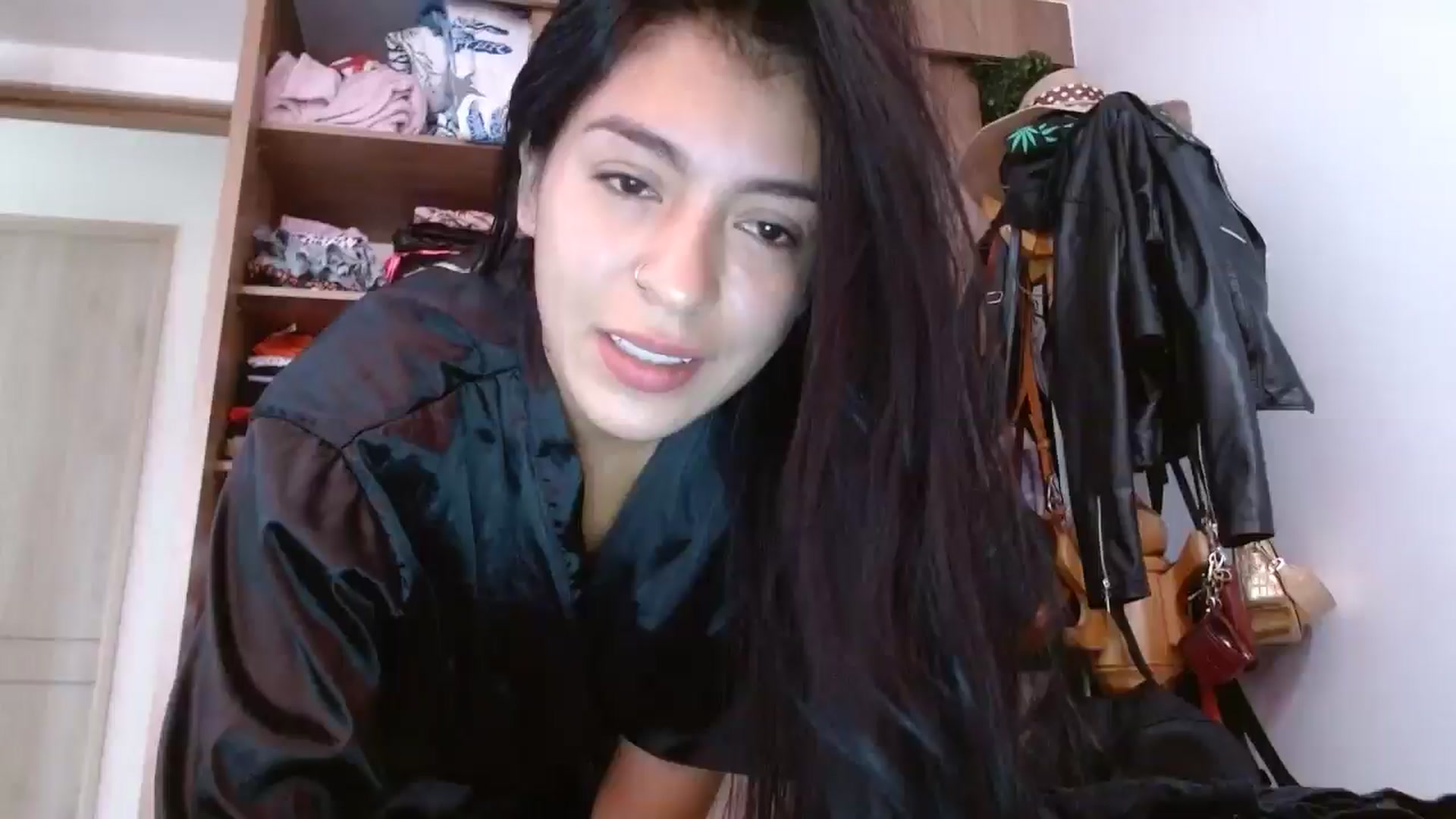 Gallery image thumbnail from yesicat's myfreecams stream on, 08/07/2024, 13:34 image 14 of 20