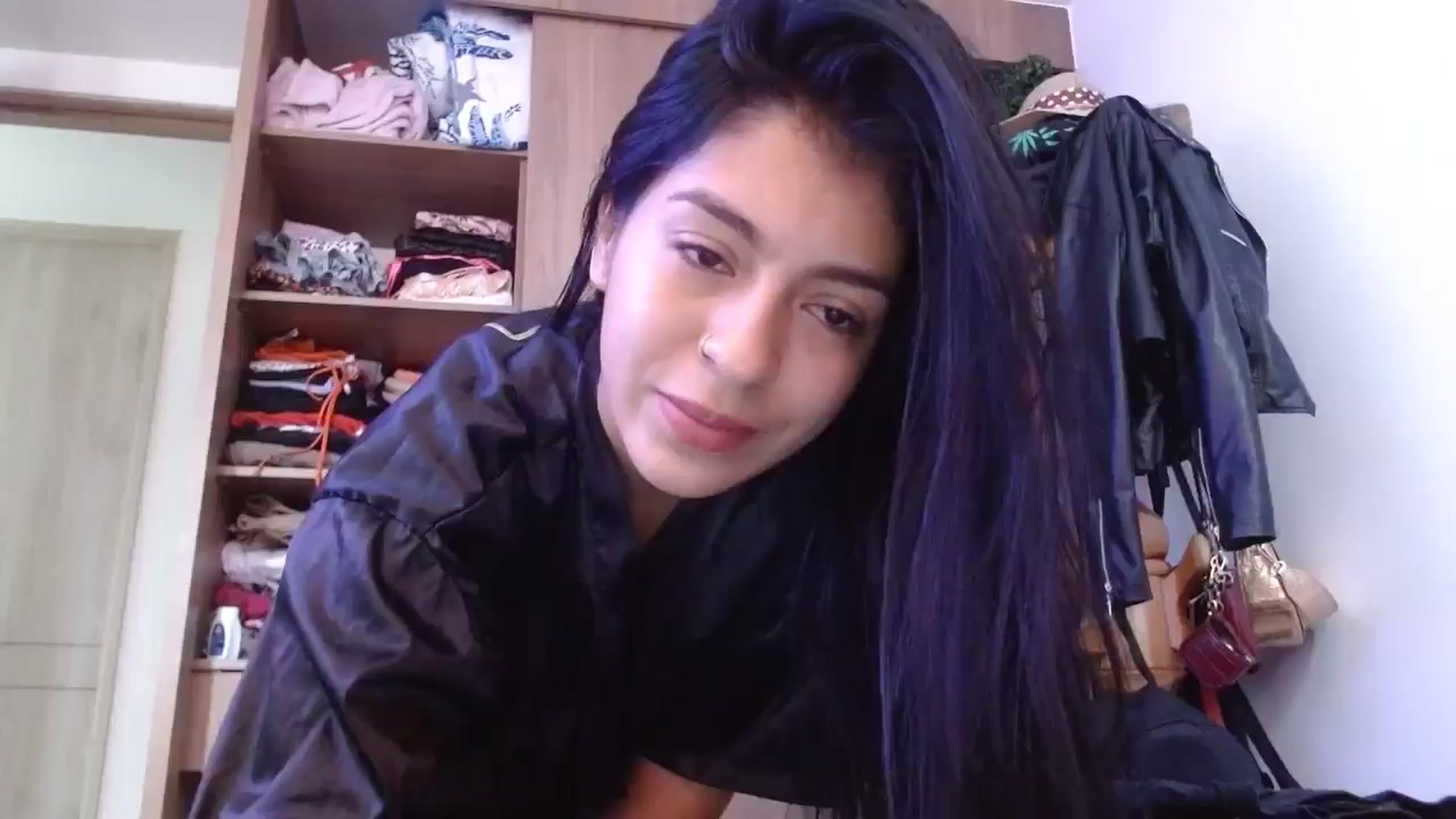 Gallery image thumbnail from yesicat's myfreecams stream on, 08/07/2024, 13:34 image 4 of 20