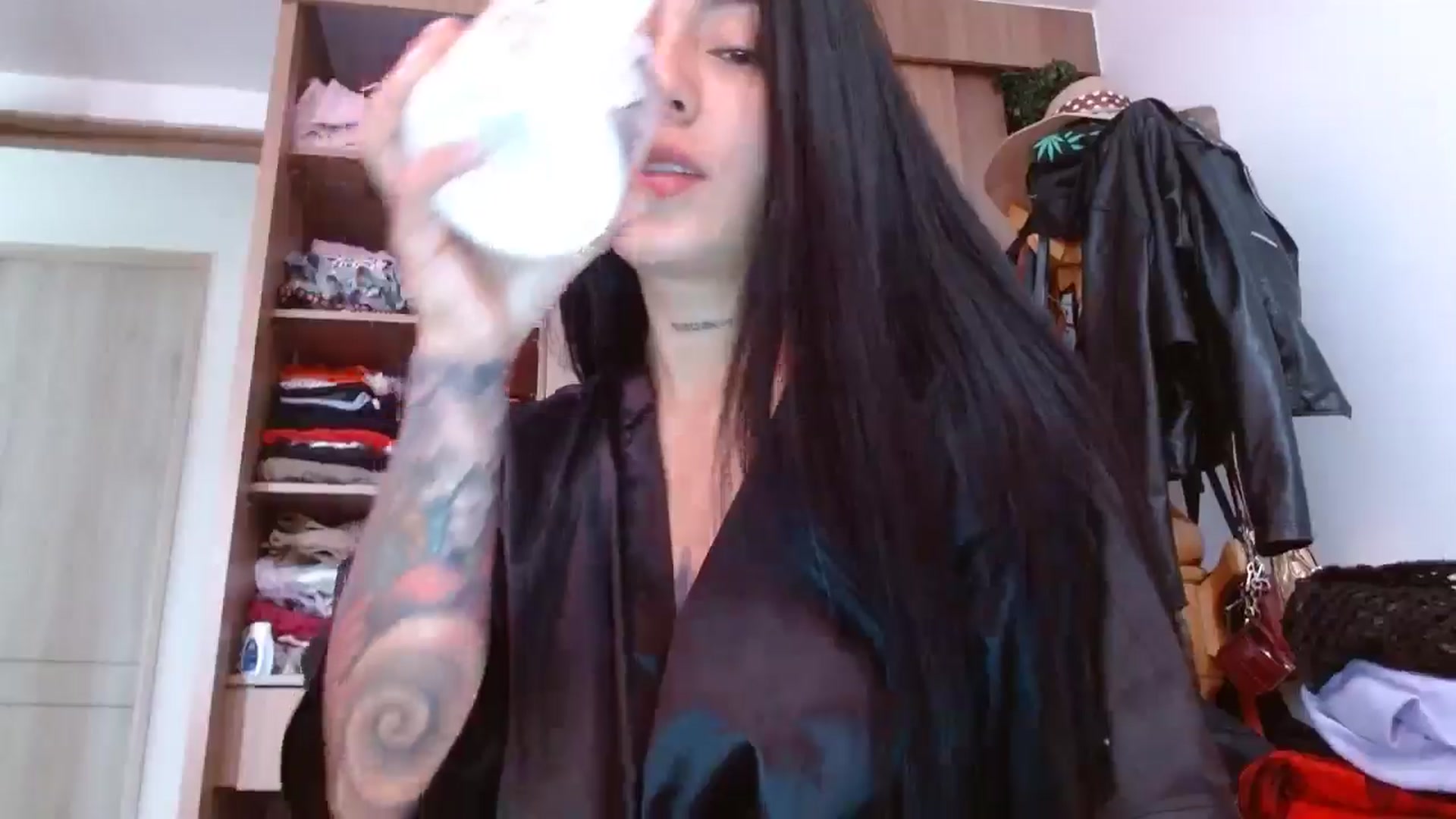 Gallery image thumbnail from yesicat's myfreecams stream on, 08/07/2024, 13:46 image 10 of 20
