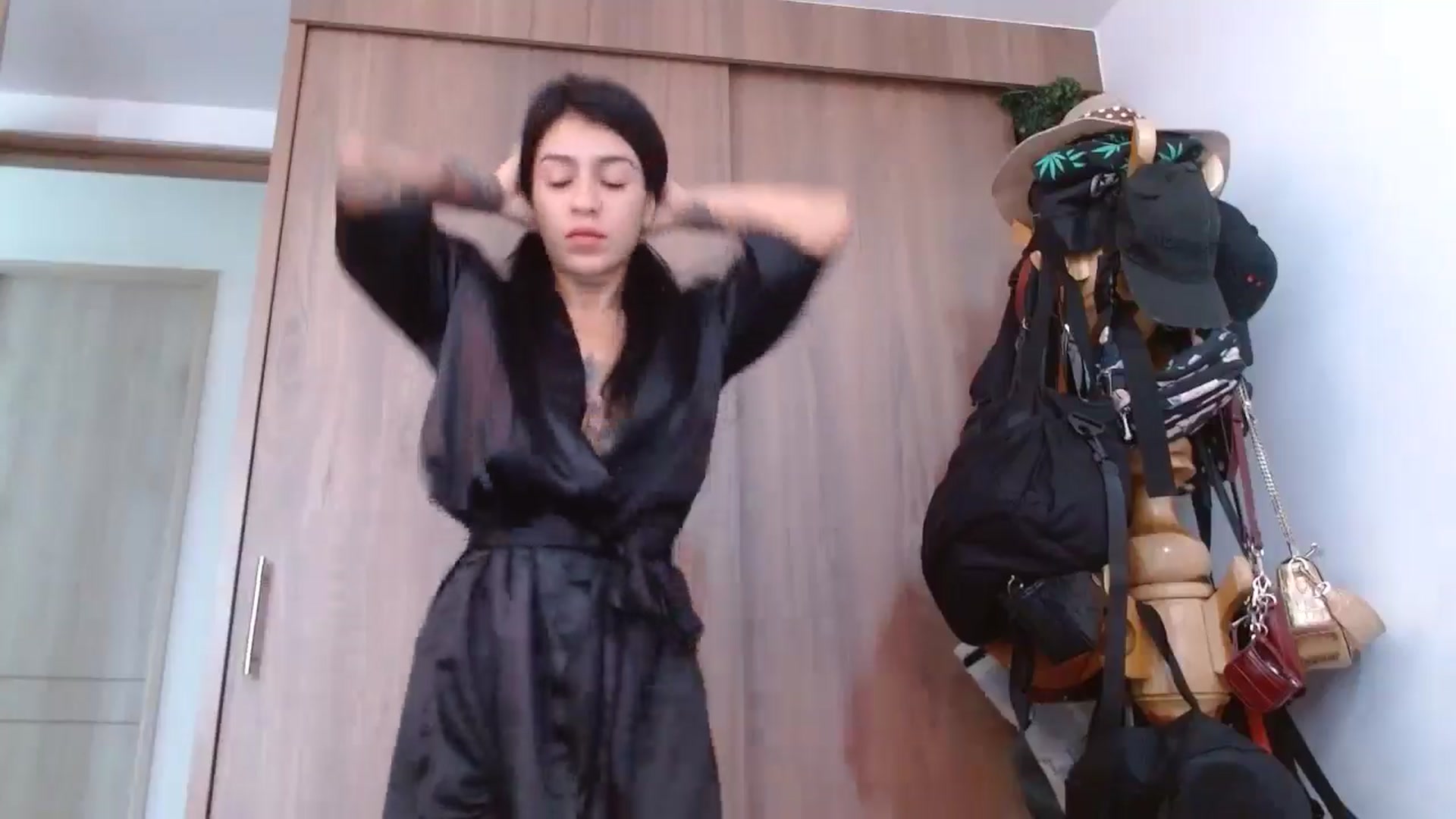 Gallery image thumbnail from yesicat's myfreecams stream on, 08/07/2024, 13:46 image 19 of 20