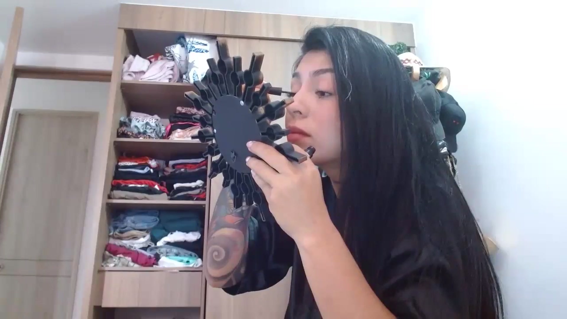 Gallery image thumbnail from yesicat's myfreecams stream on, 08/07/2024, 14:23 image 6 of 20