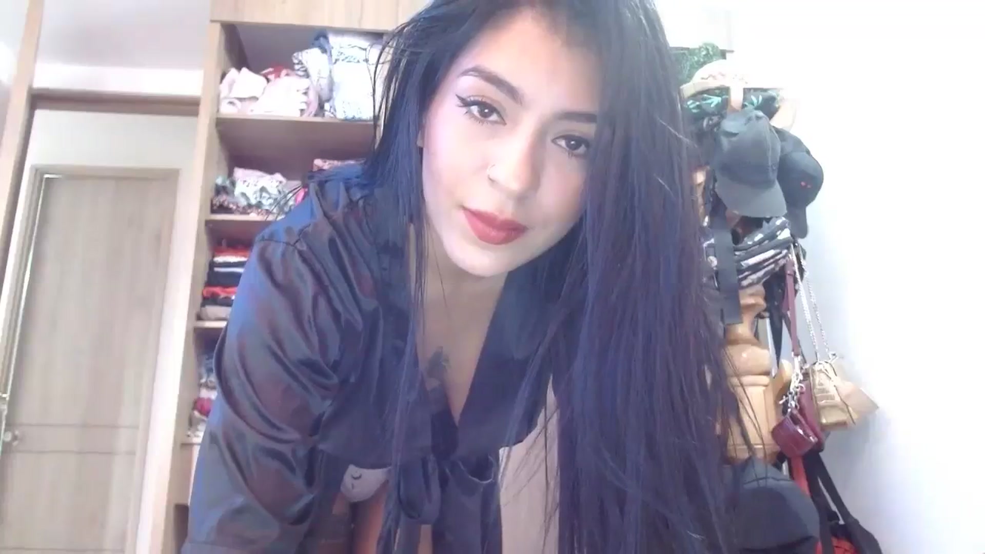 Gallery image thumbnail from yesicat's myfreecams stream on, 08/07/2024, 14:23 image 14 of 20