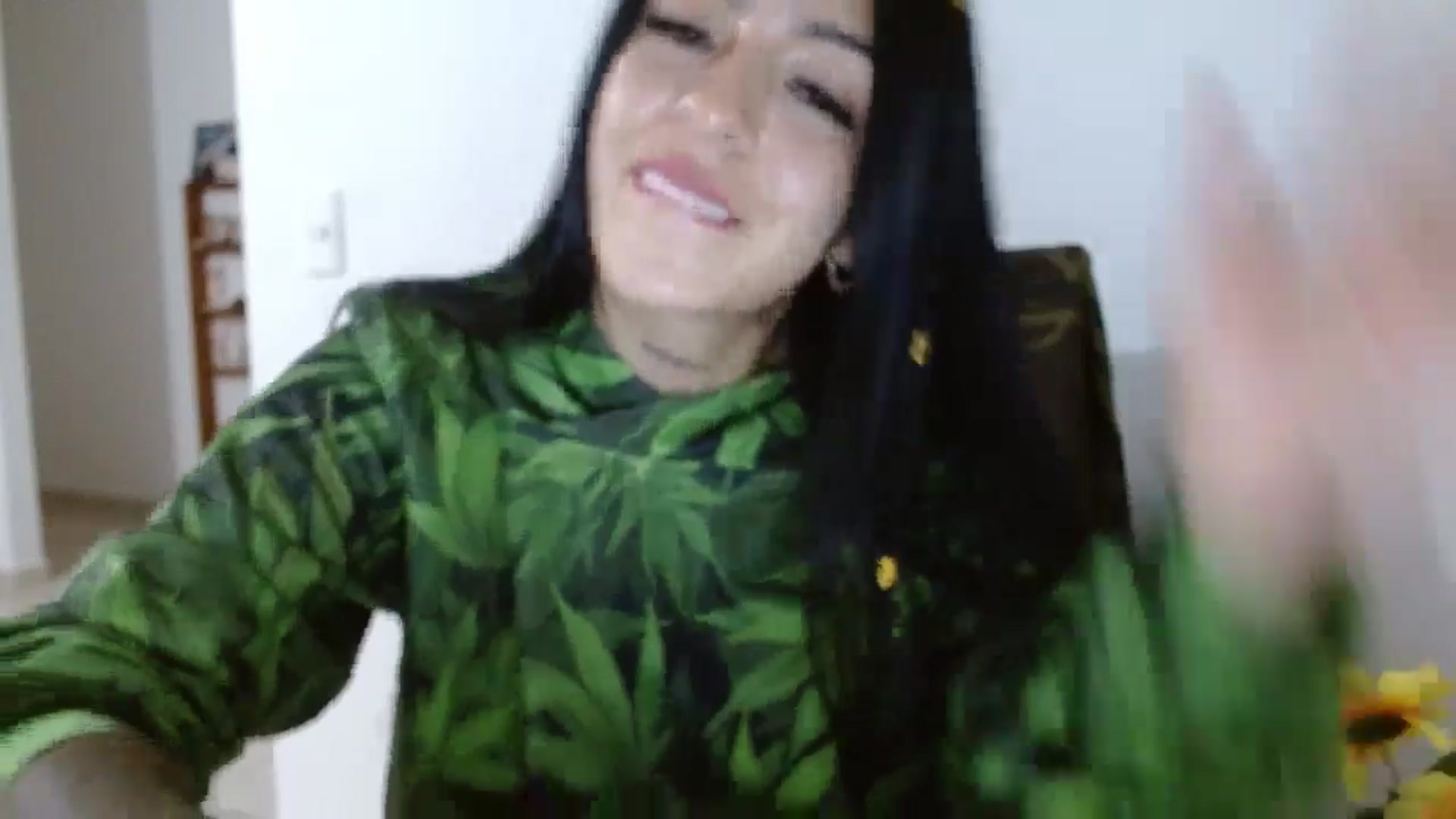 Gallery image thumbnail from yesicat's myfreecams stream on, 08/12/2024, 05:36 image 7 of 20