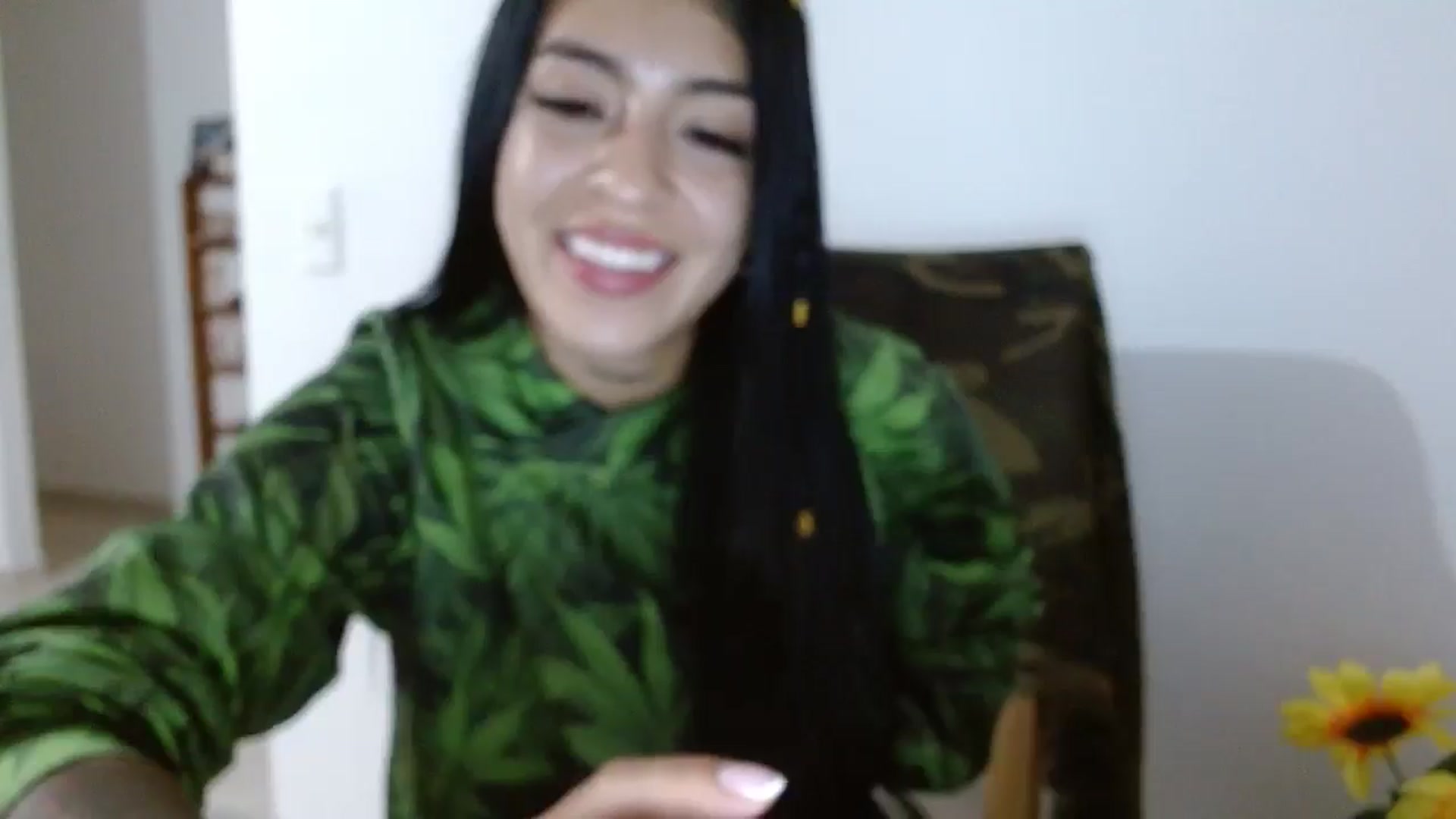 Gallery image thumbnail from yesicat's myfreecams stream on, 08/12/2024, 05:36 image 6 of 20