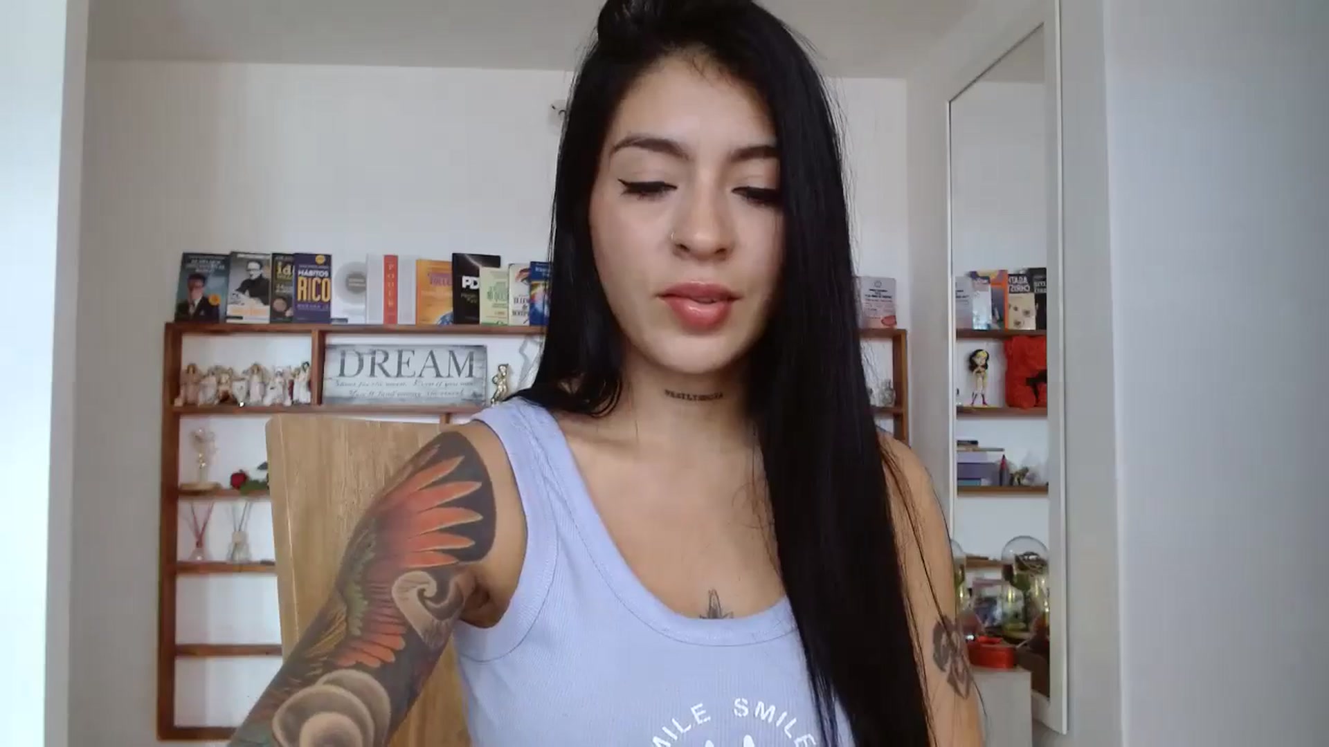 Gallery image thumbnail from yesicat's myfreecams stream on, 08/13/2024, 17:15 image 16 of 20