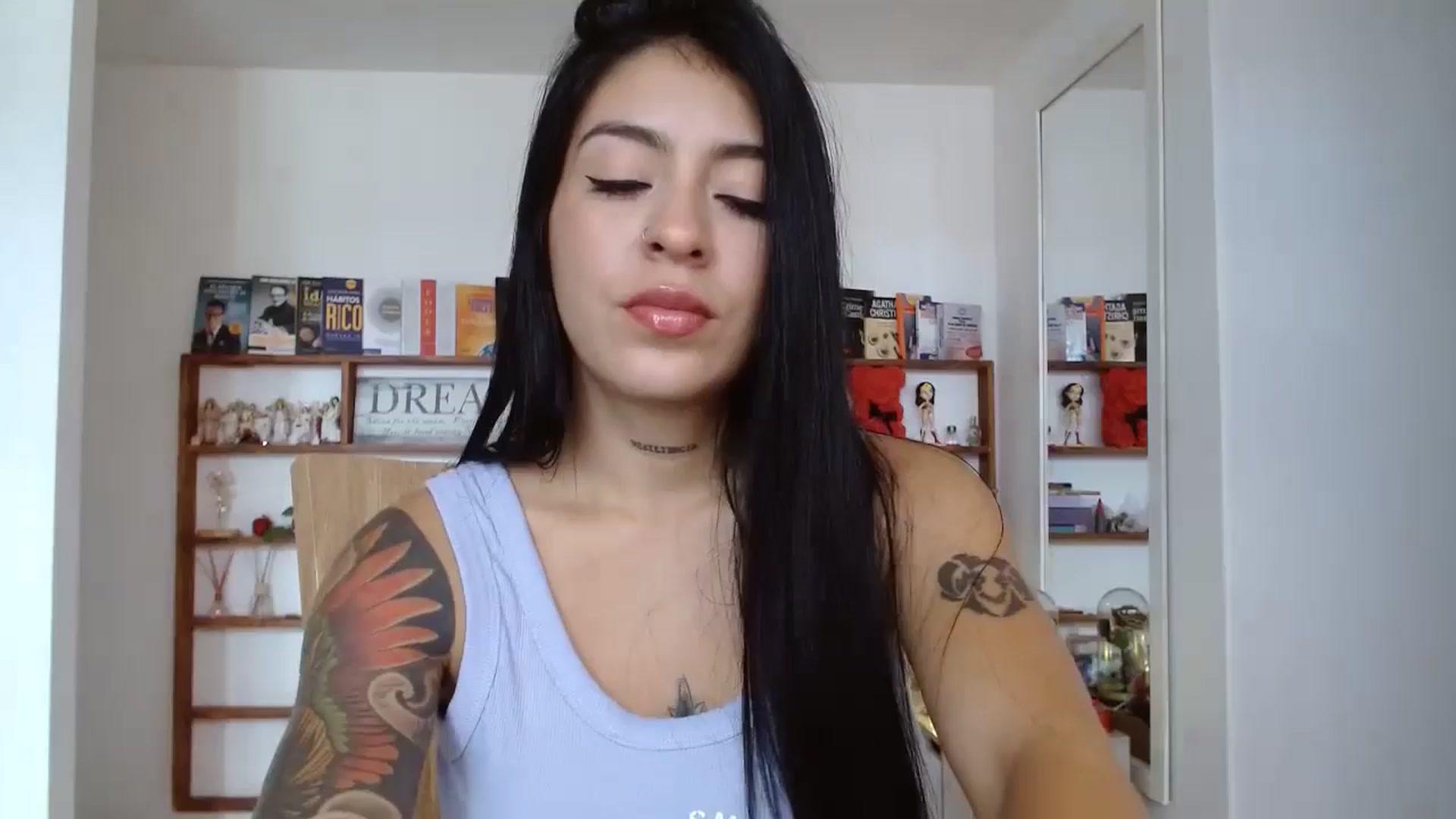 Gallery image thumbnail from yesicat's myfreecams stream on, 08/13/2024, 17:15 image 18 of 20