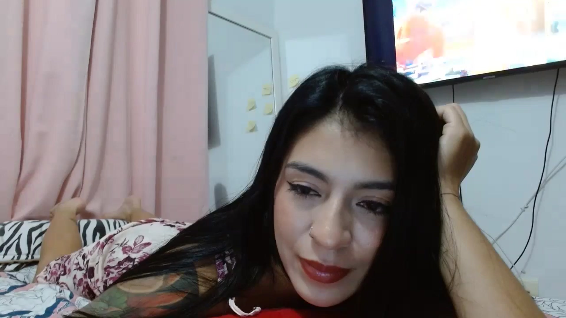 Gallery image thumbnail from yesicat's myfreecams stream on, 08/16/2024, 24:36 image 11 of 20