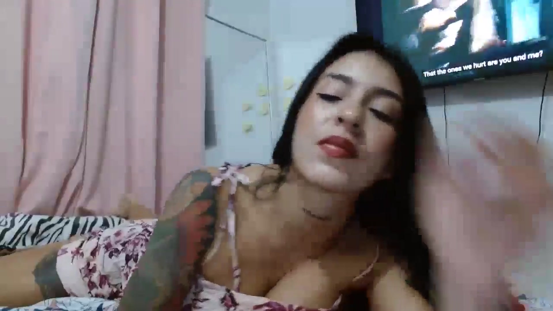 Gallery image thumbnail from yesicat's myfreecams stream on, 08/16/2024, 24:36 image 6 of 20